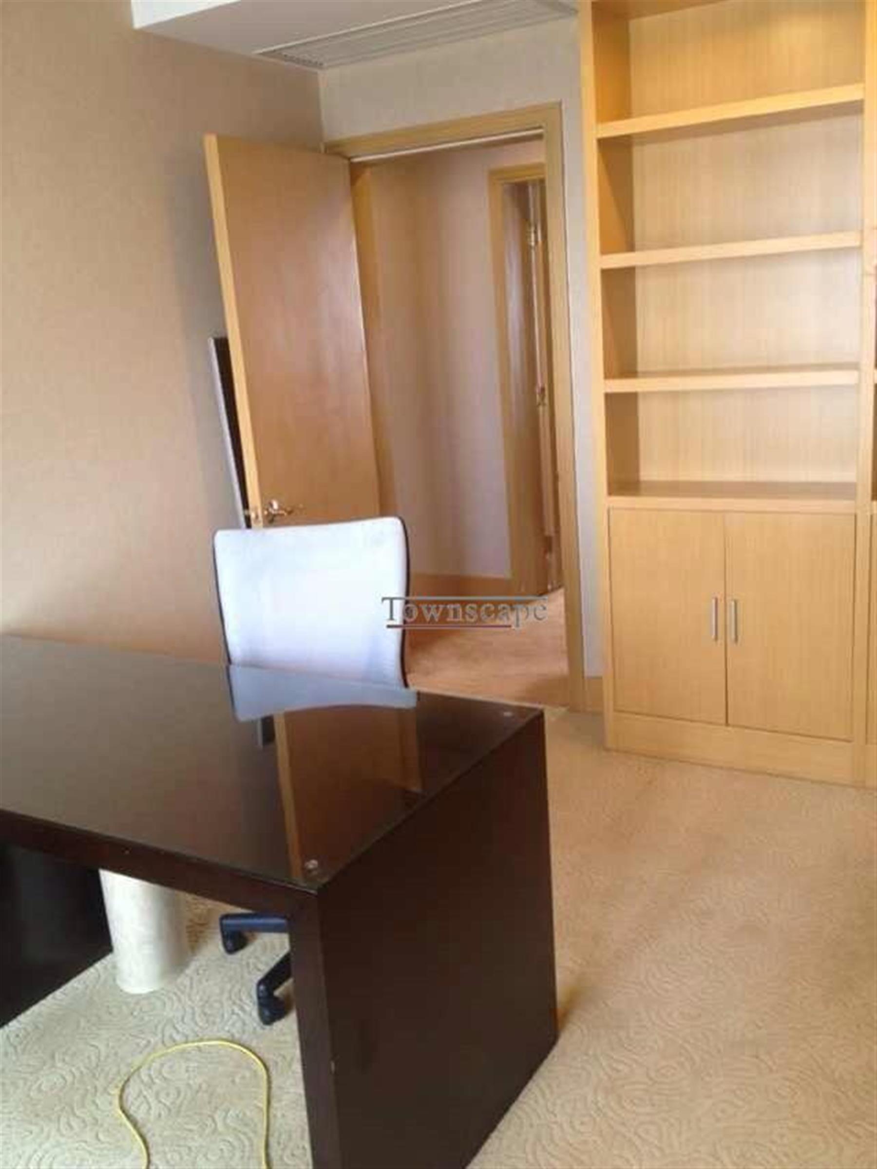 office Super-Large Bright Apt in Top-End Central Residence FFC Apartment for Rent in Shanghai