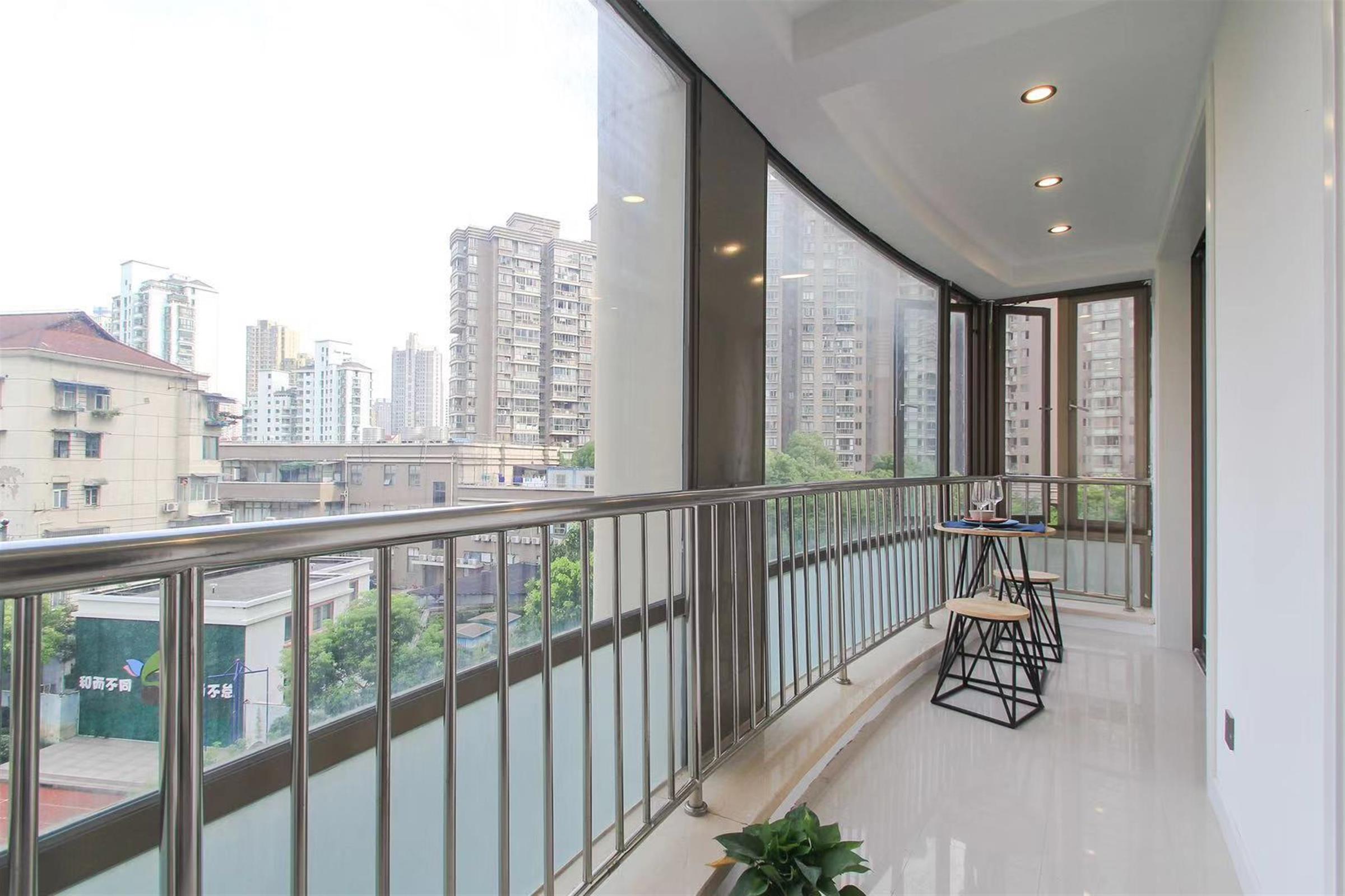 Spacious Modern Bright Apt w Large Balcony for Rent in Jing'a