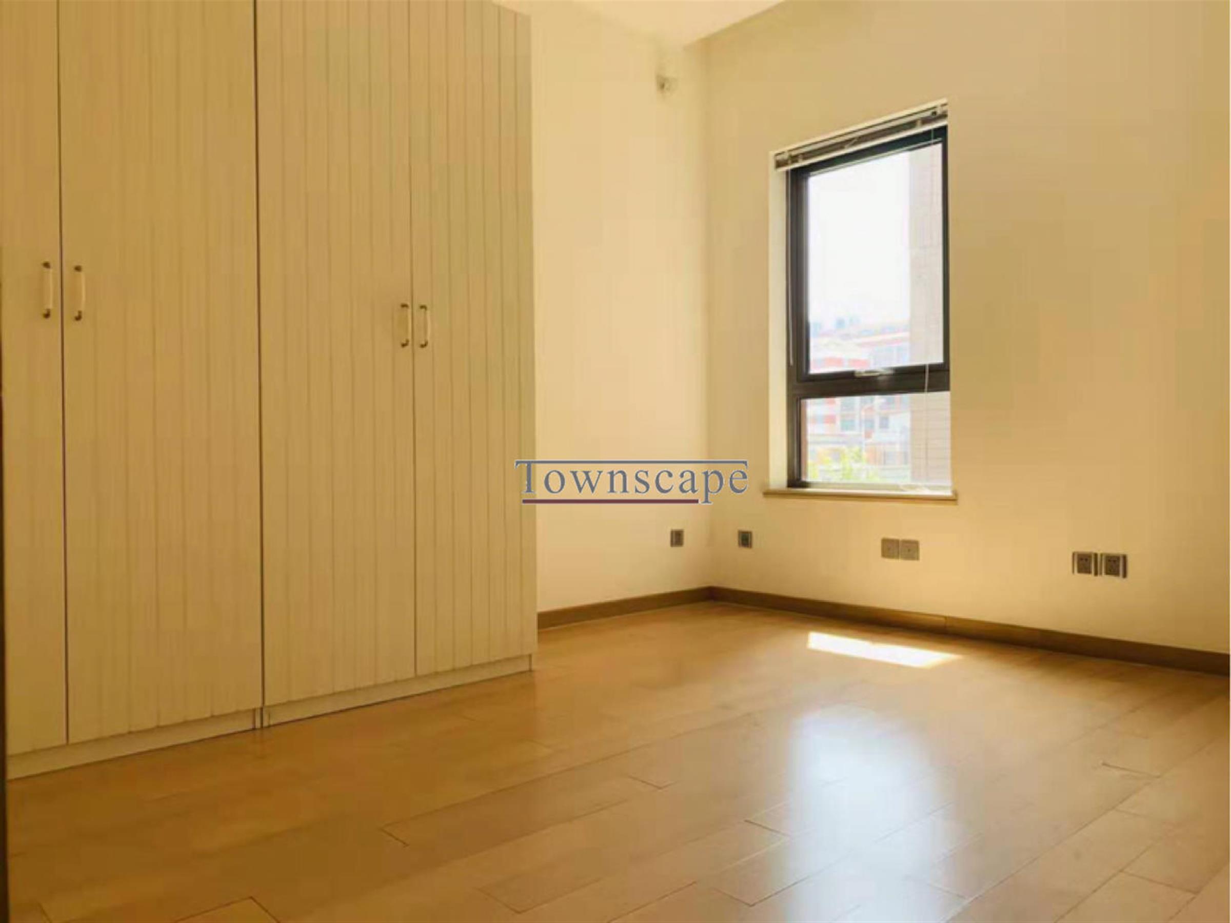Nice floors Spacious Sinan Mansions Apartment for Rent in the Heart of Shanghai