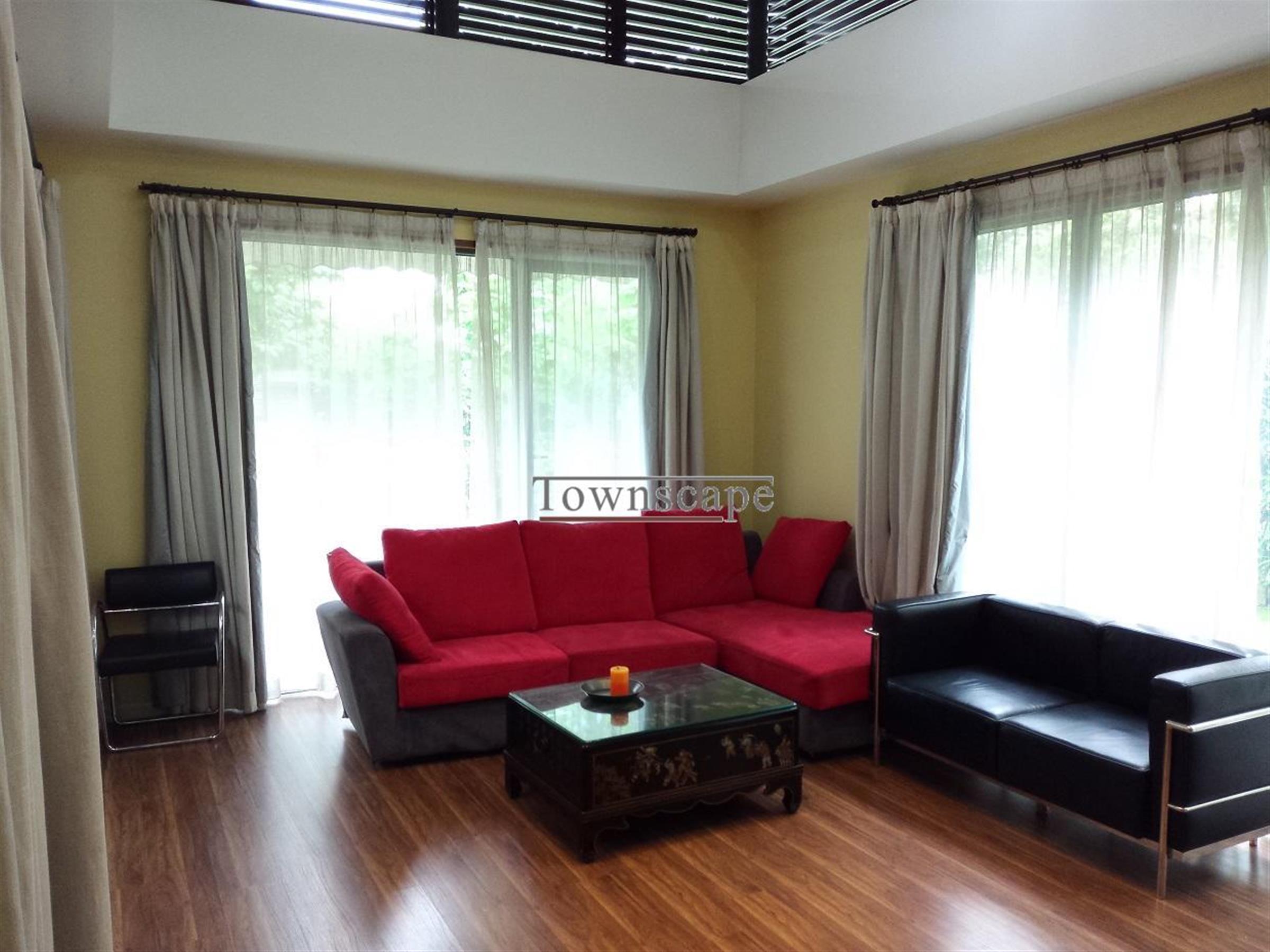 bright living room Big Villa for Low Price in Lakeside Villas Near Shangahai Intl Schools for Rent