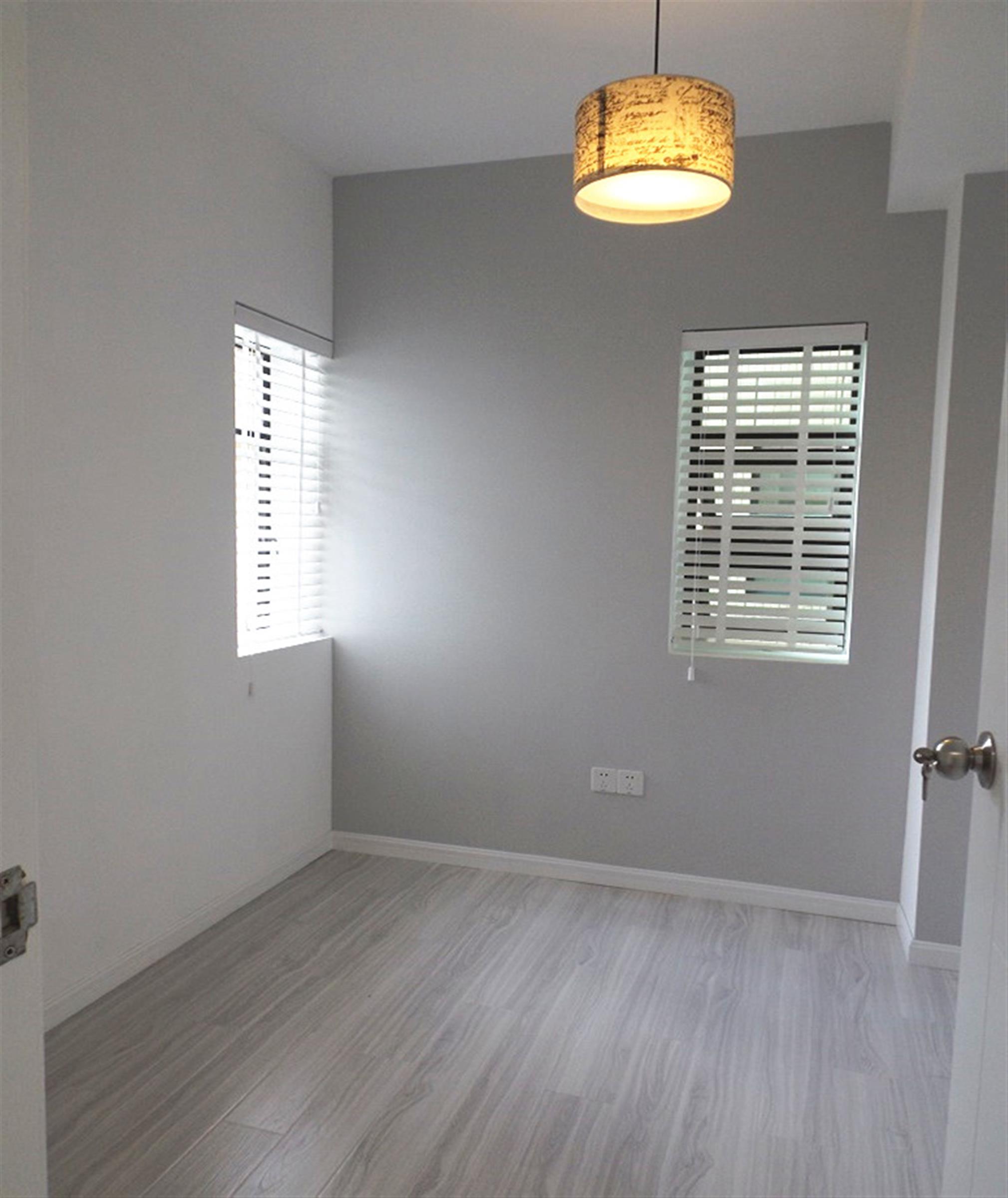 Bright floors Newly Decorated Spacious Modern Bright 3BR Apt in Shanghai