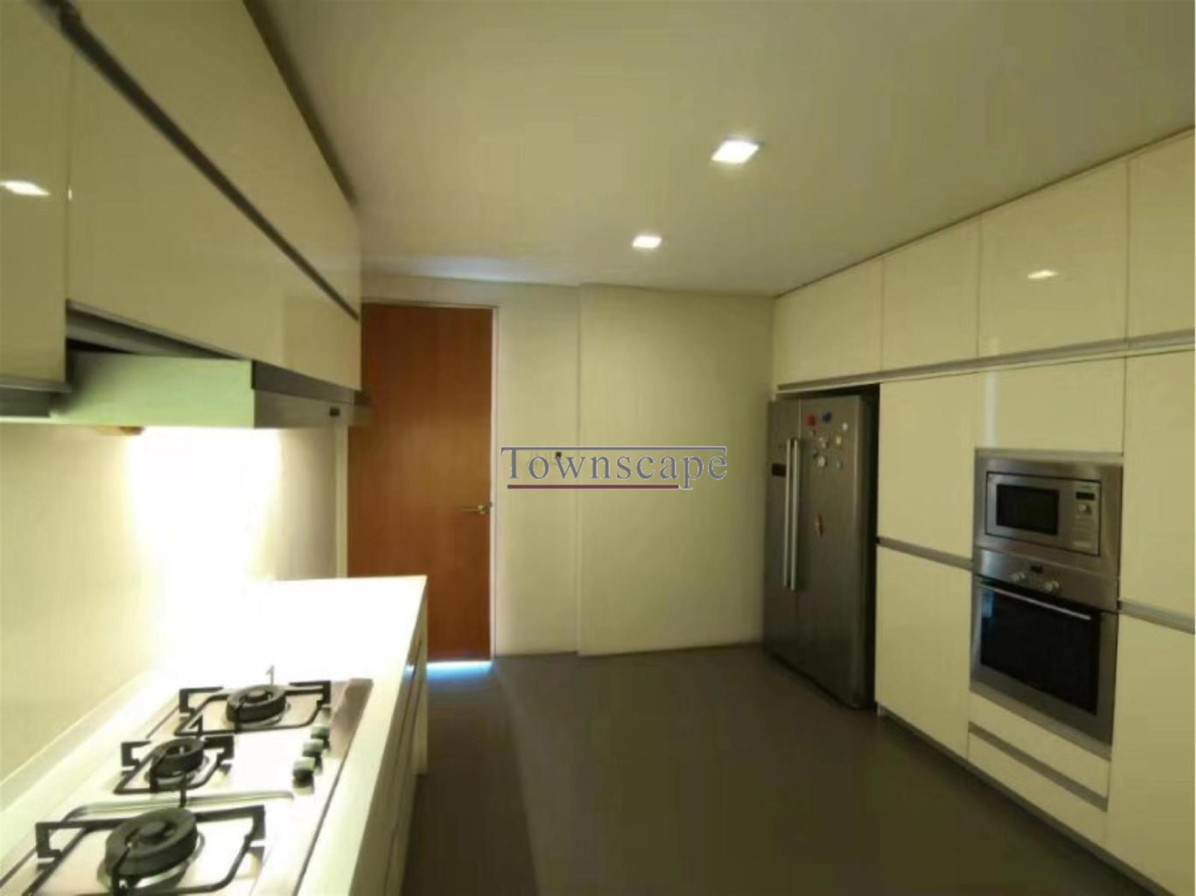 Huge Kitchen 4BR Lakeside Villas Apartment for Rent near French/German Schools
