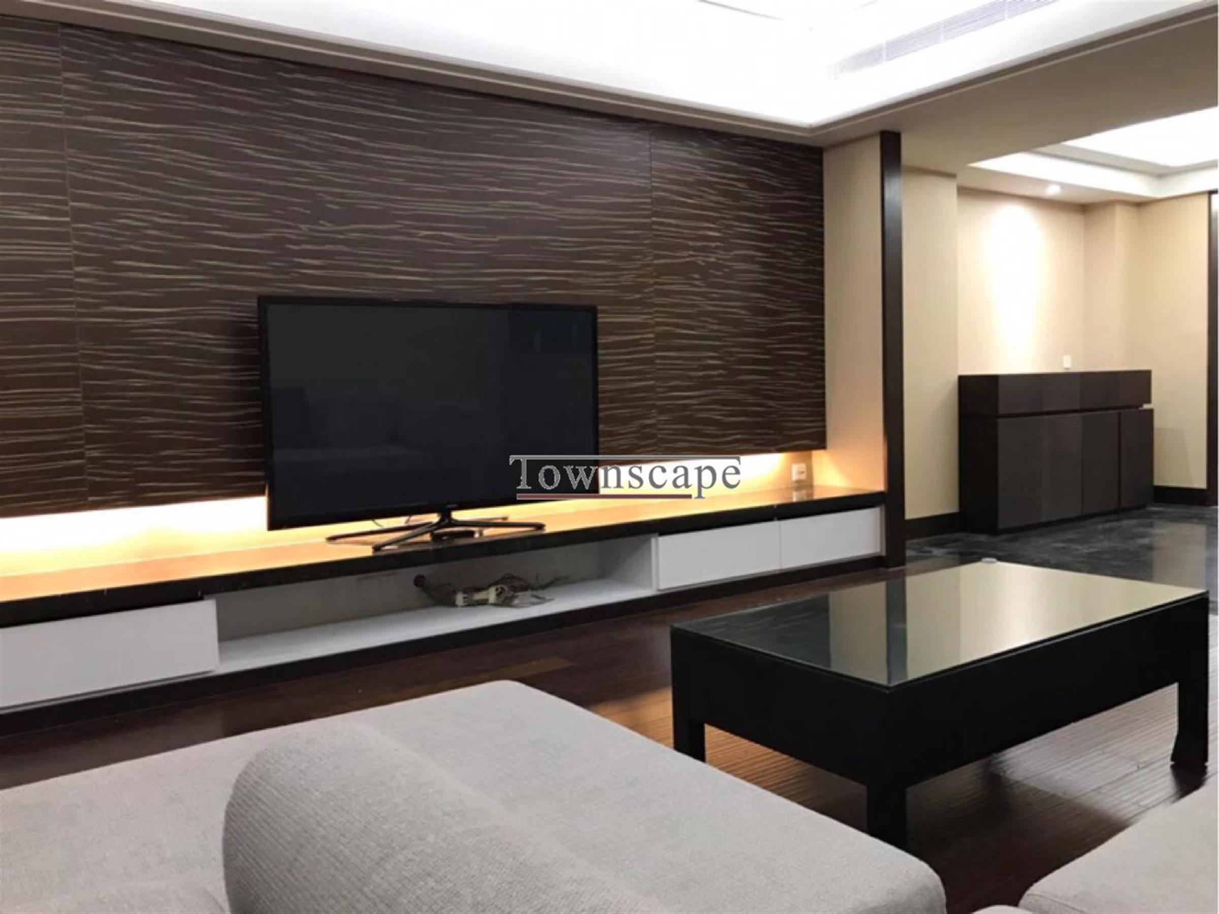 open living room New Spacious Lux 4BR Jing