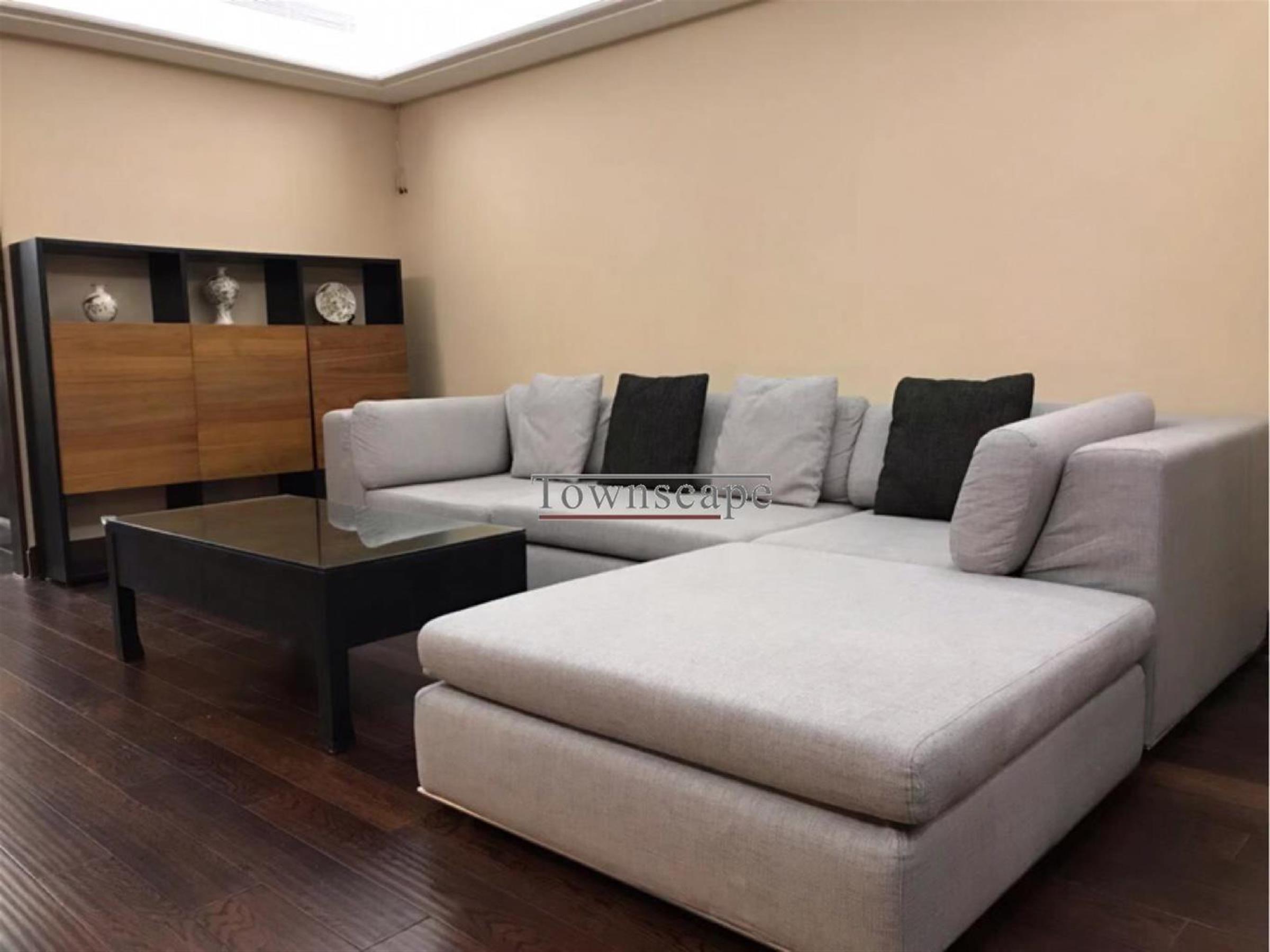 Comfy couch New Spacious Lux 4BR Jing