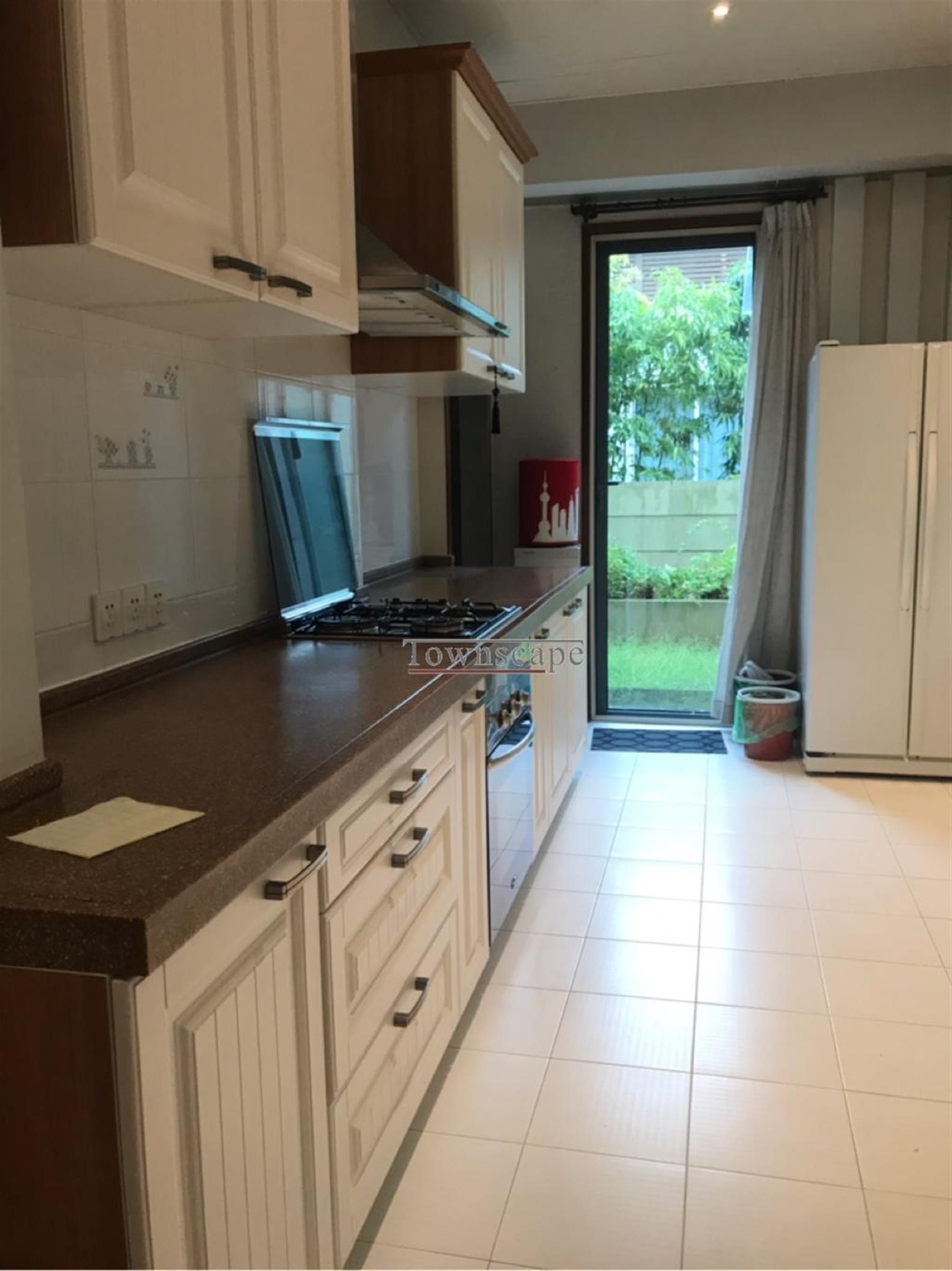 big kitchen Big Villa for Low Price in Lakeside Villas Near Shanghai Intl Schools for Rent