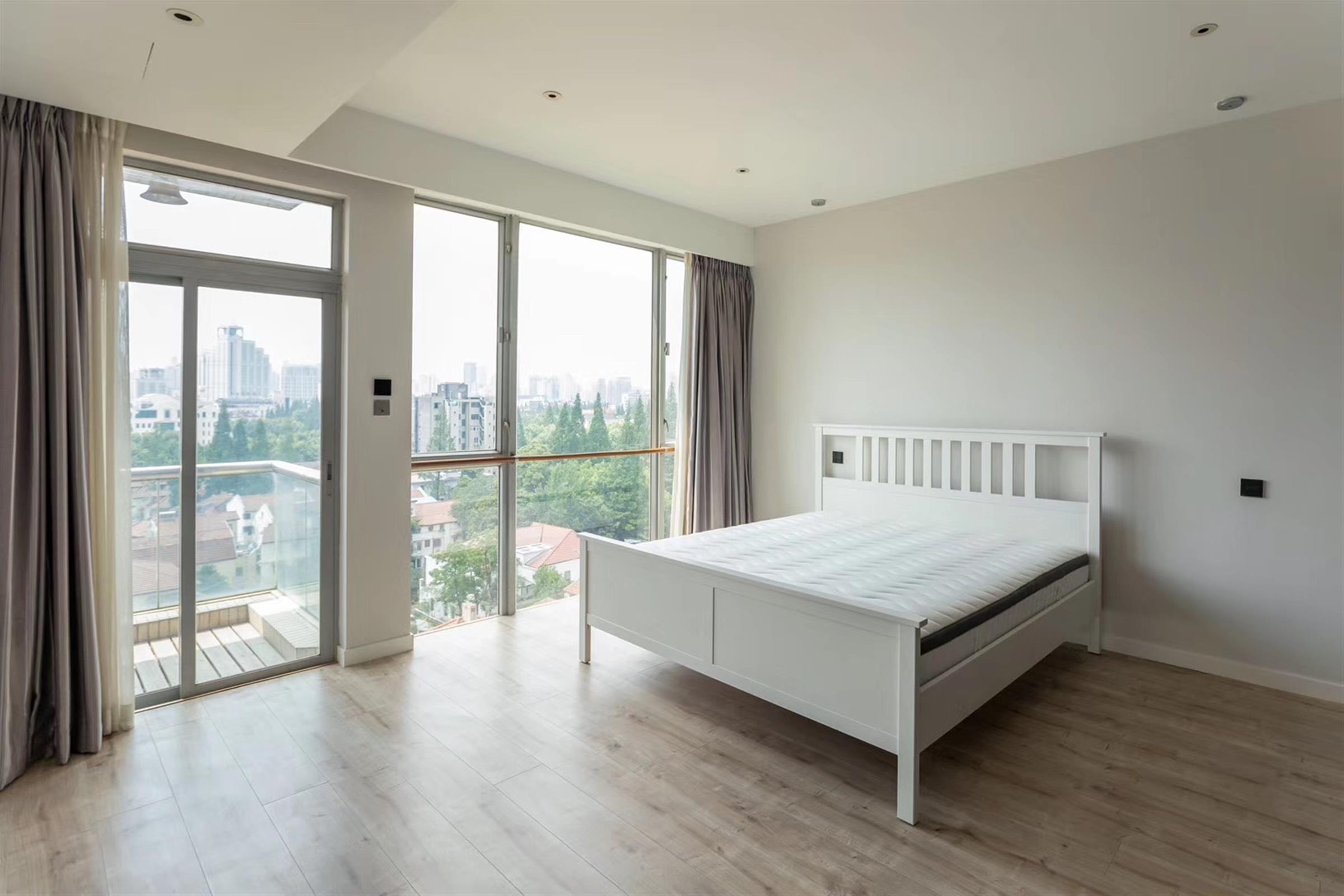 big bedrooms Great value, Luxury, 3 Balcony, 4BR, Chevalier Apt for Rent in Heart of FFC Shanghai