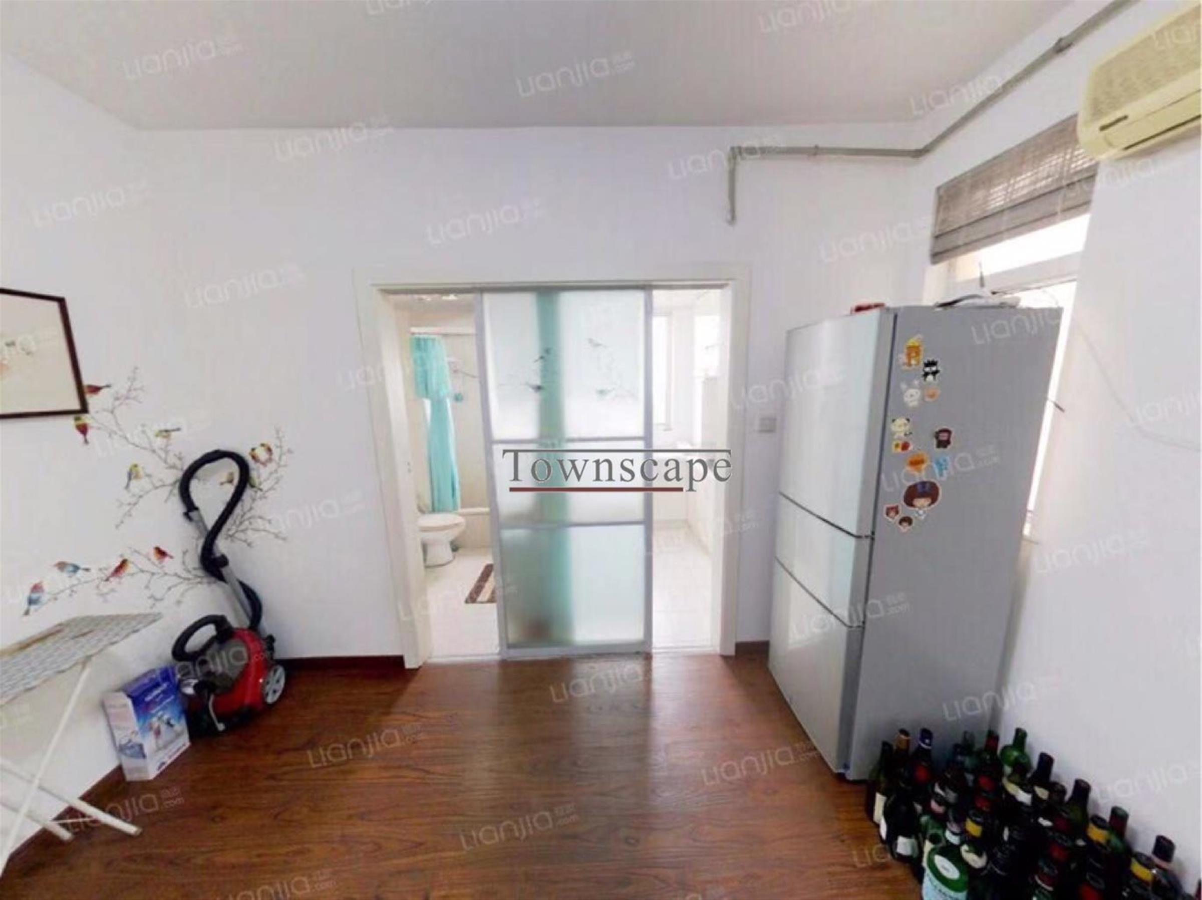Bright Nice Price, Great FFC Location, Apt for Rent in Shanghai