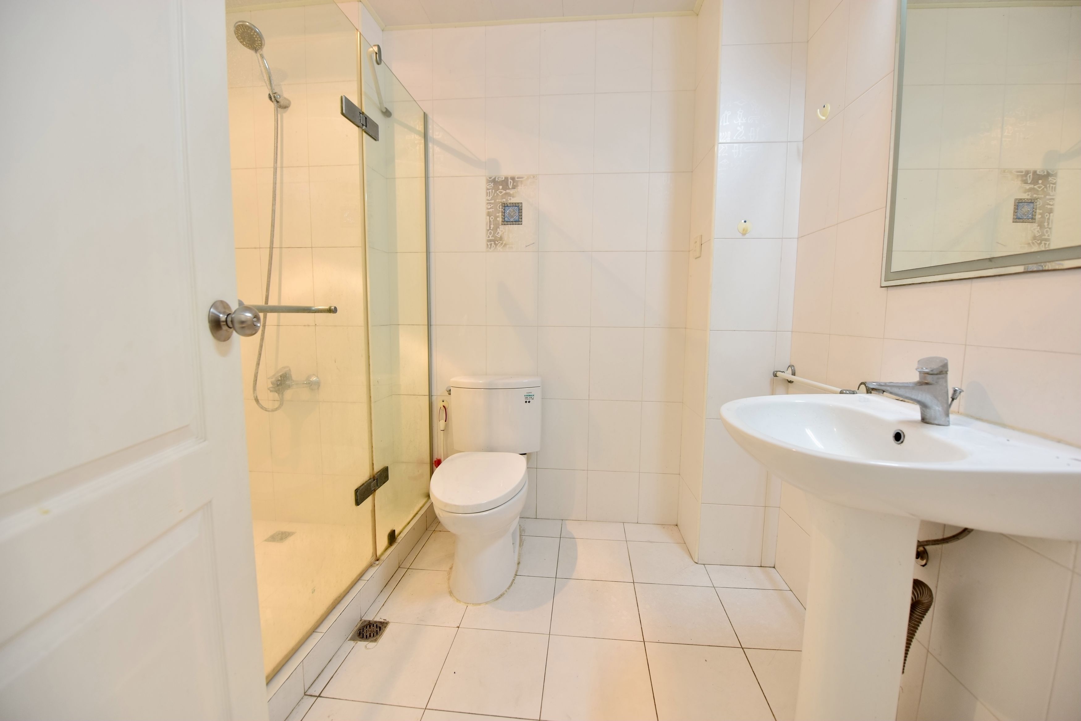 Clean Bathroom Bright Spacious 3BR Gubei Apartment for Rent in Hongqiao Shanghai
