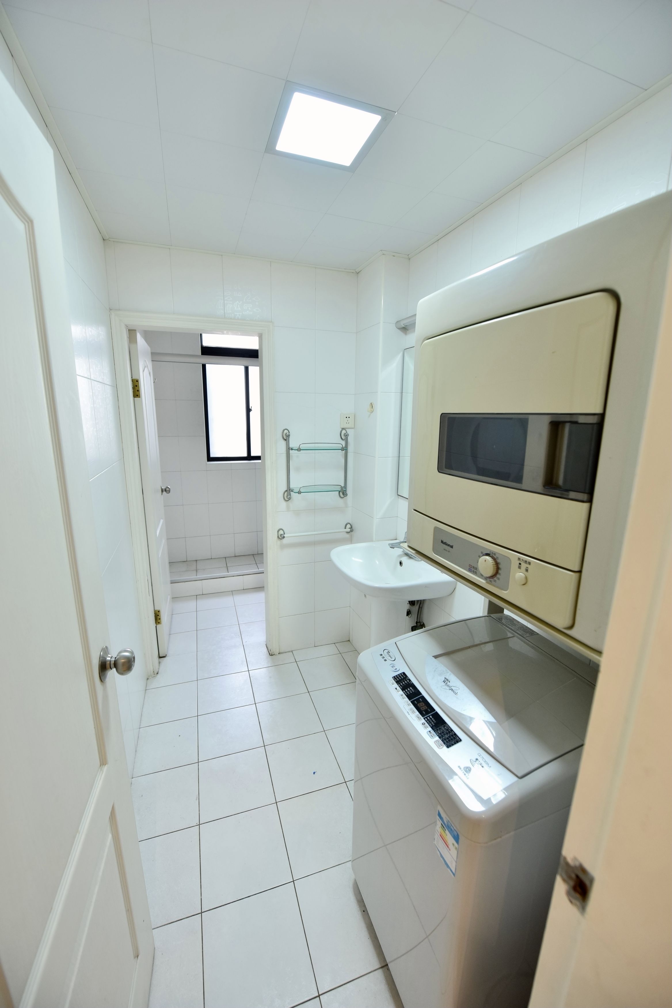 Clothes washer/drier Bright Spacious 3BR Gubei Apartment for Rent in Hongqiao Shanghai