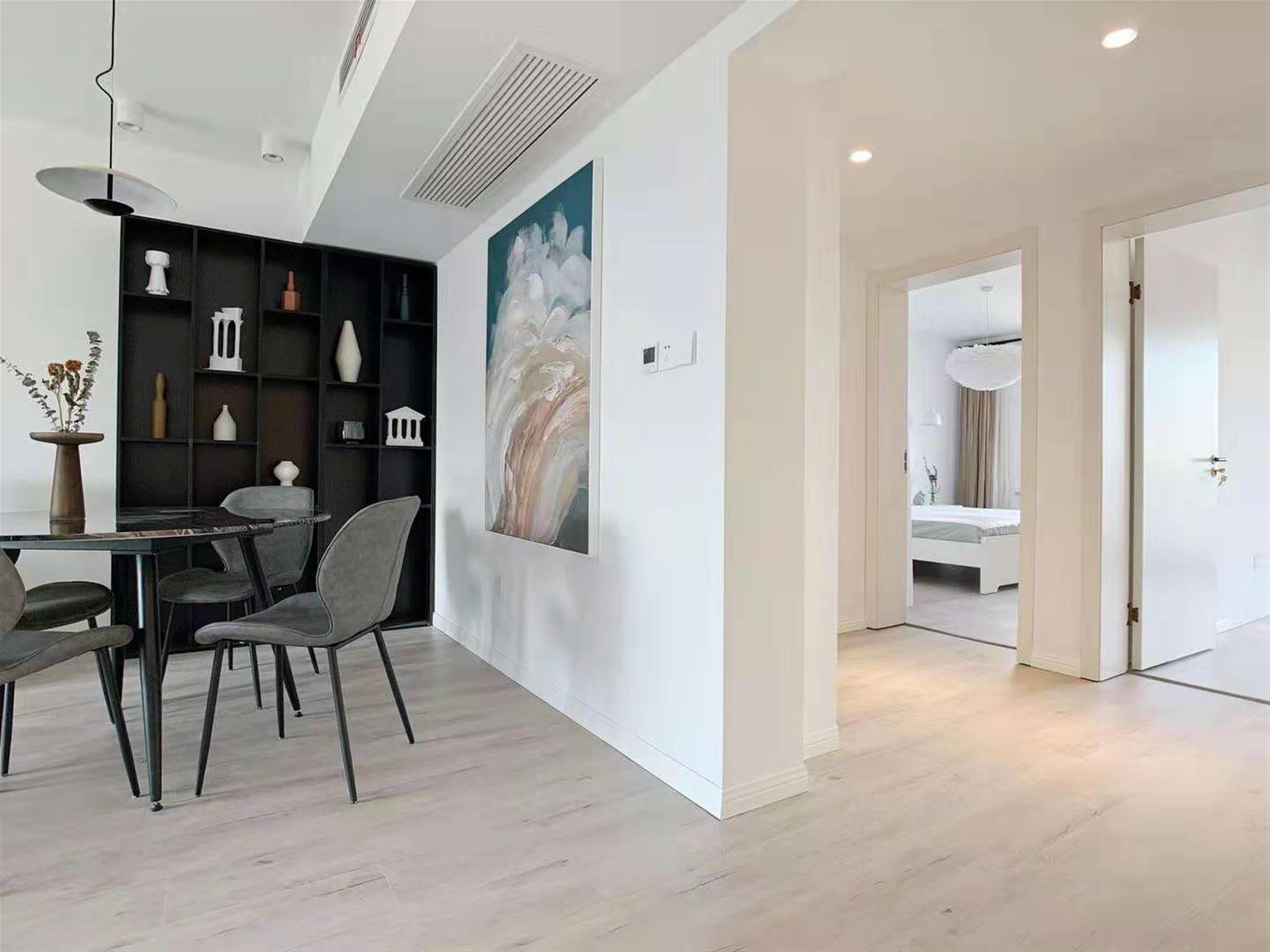 nice floors Modern Bright Spacious Suzhou Creek Apartment for Rent in Jing