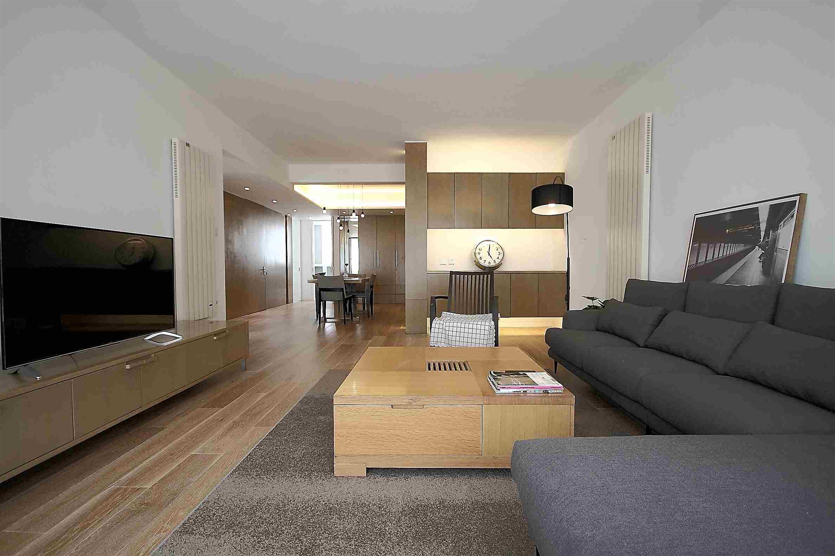 Big Living Room Modern Spacious 170SQM 3BR Hongqiao Apt nr LN 3/4,10 for Rent in Shanghai
