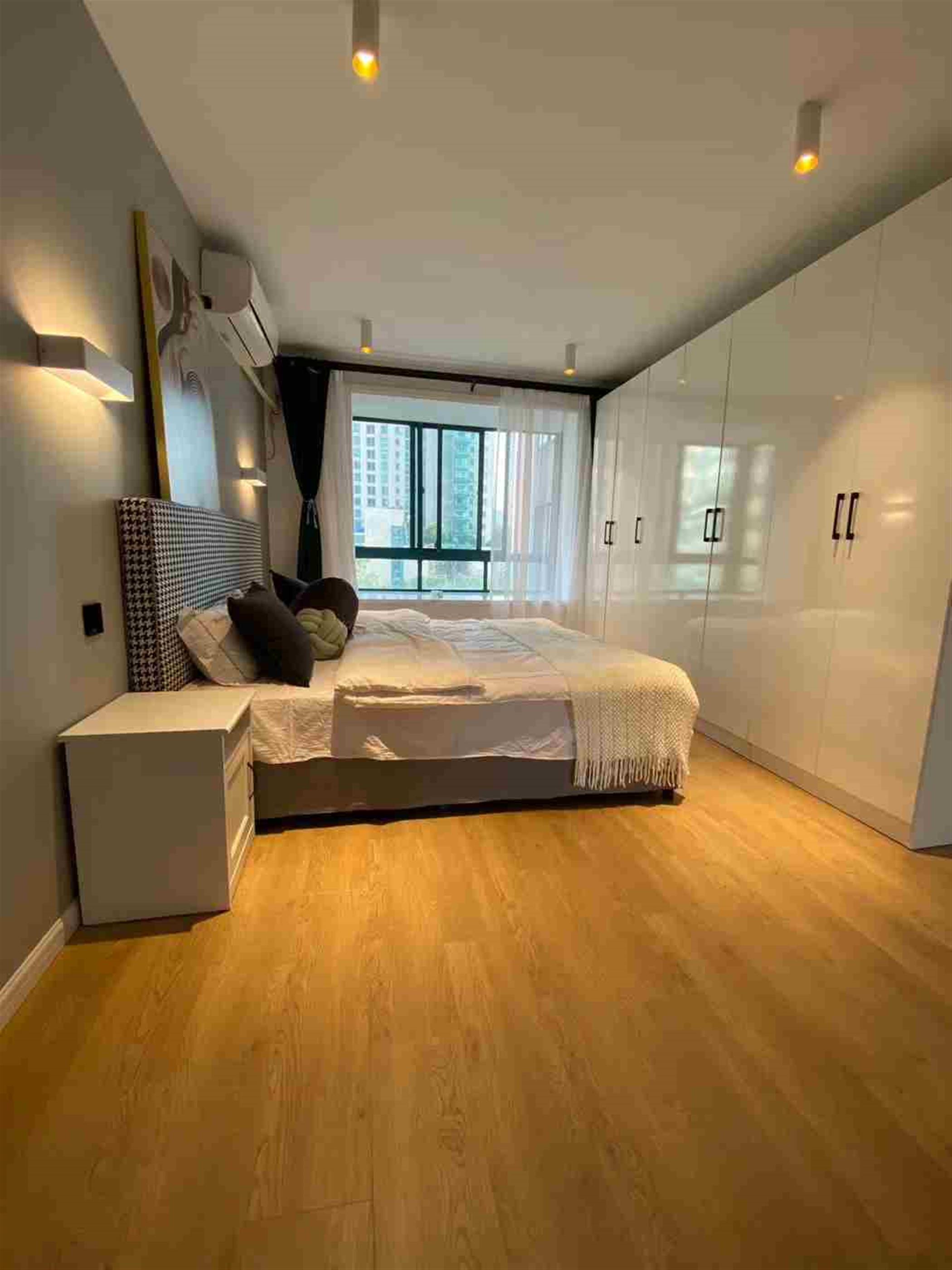 Large Bedroom Modern Bright Spacious 150SQM 3BR Apt nr LN 4/7/9 for Rent in Shanghai
