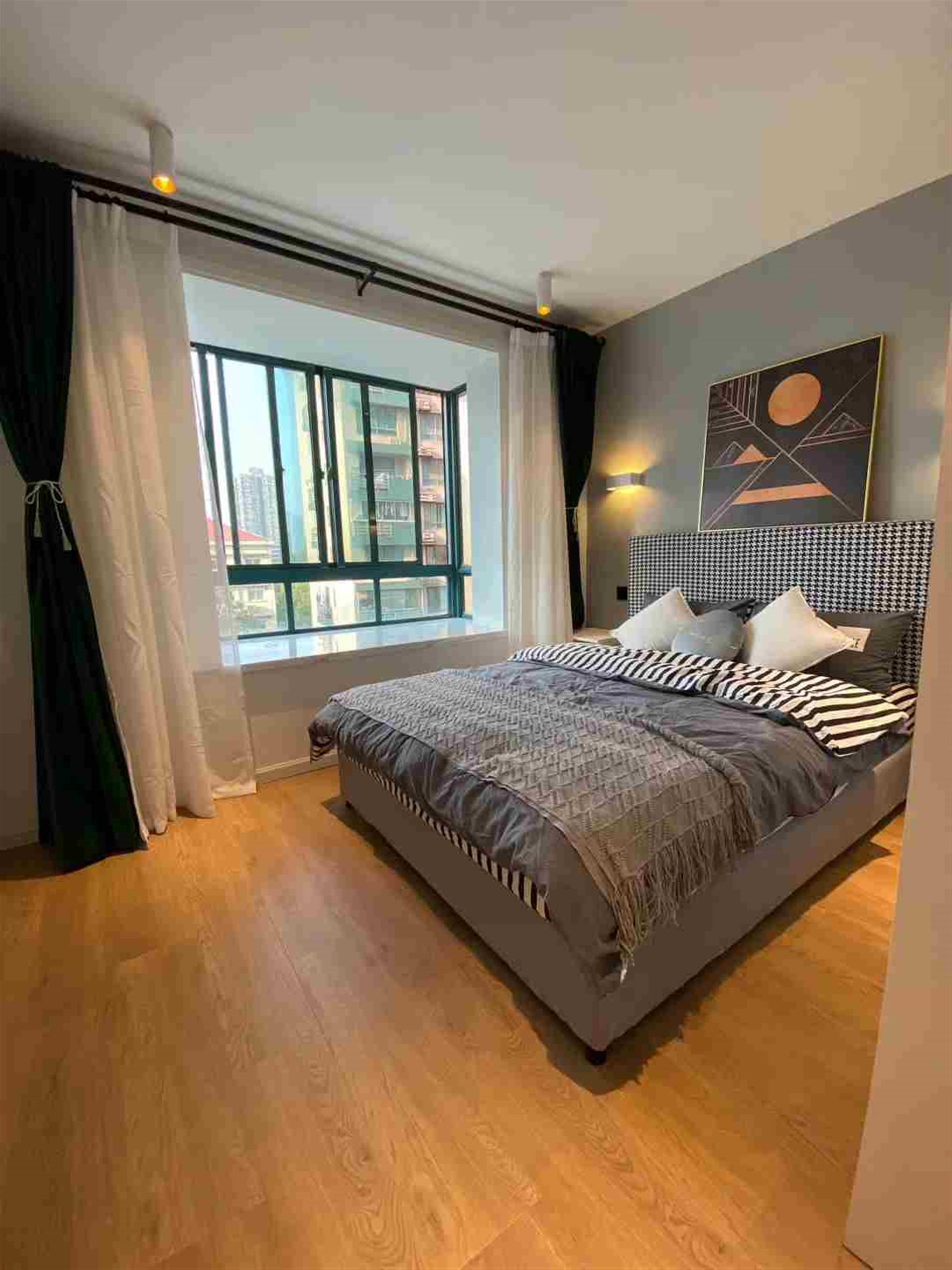 Bright bedroom Modern Bright Spacious 150SQM 3BR Apt nr LN 4/7/9 for Rent in Shanghai
