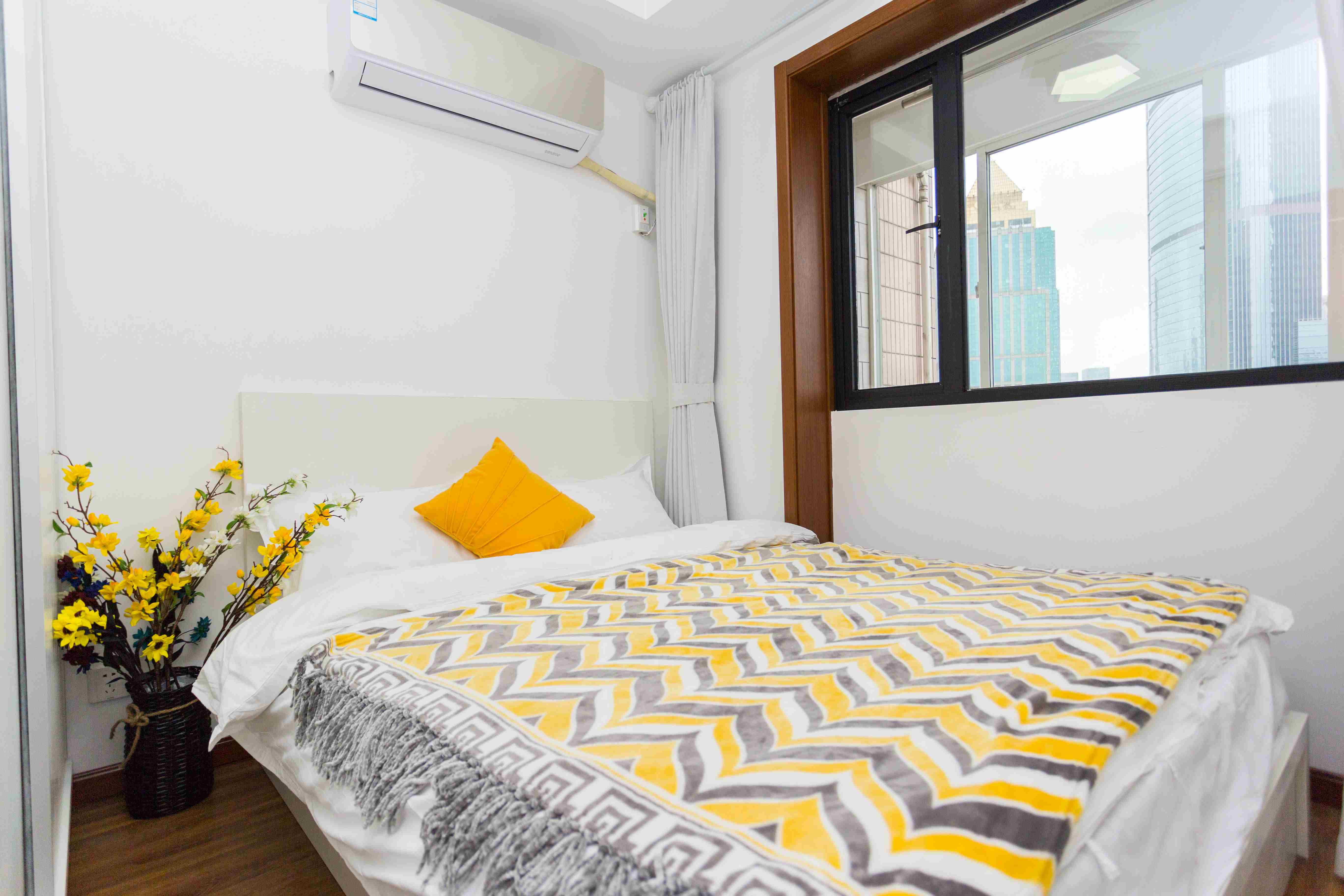 Bright Bedrooom Bright 4BR Fantastic Views & Convenient W Nanjing Rd LN 2/12/13 for Rent in Shanghai
