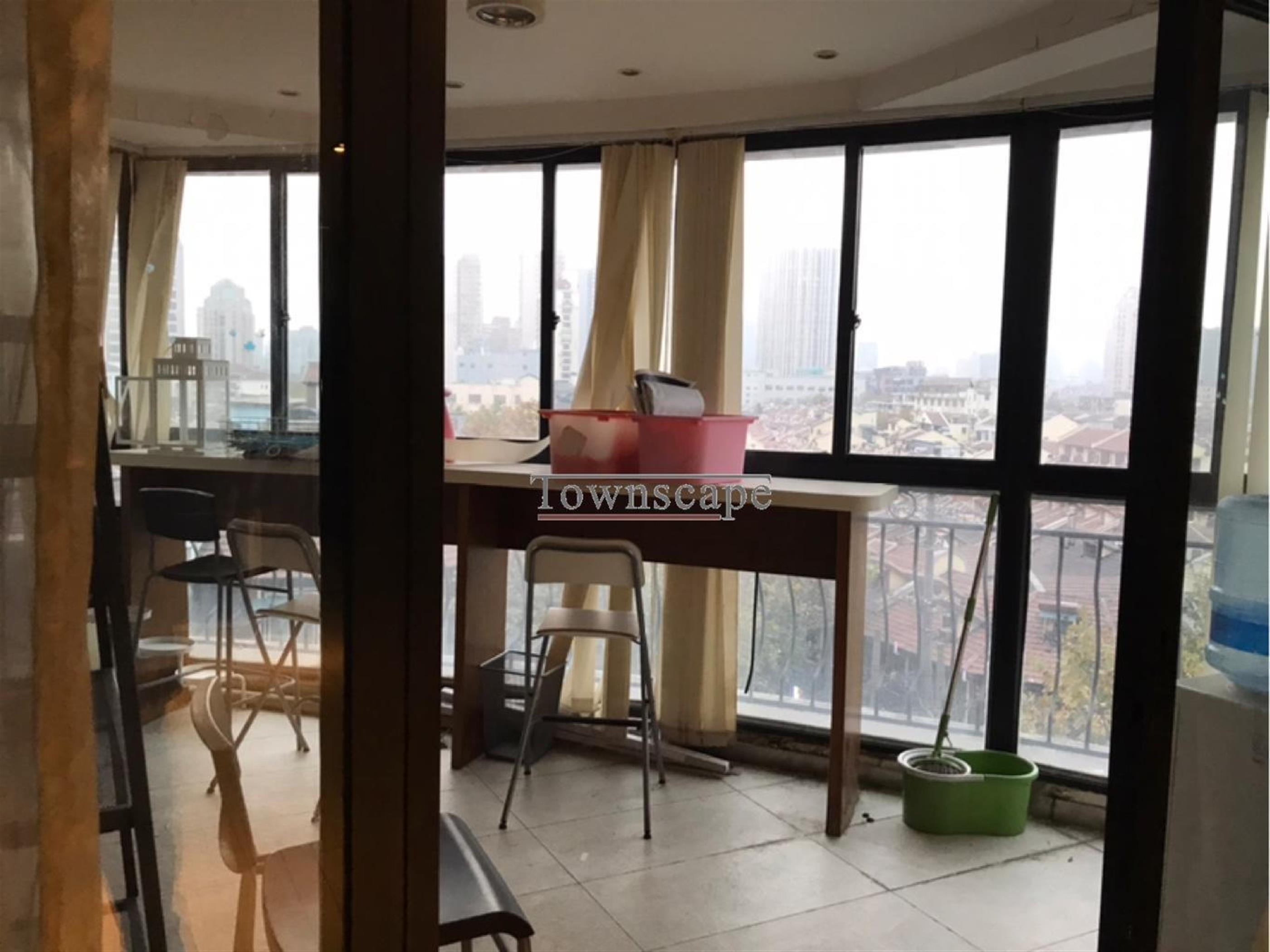 curved balcony Good Value Large 3BR Apartment nr Xintiandi LN 8/9/10/13 for Rent in Shanghai