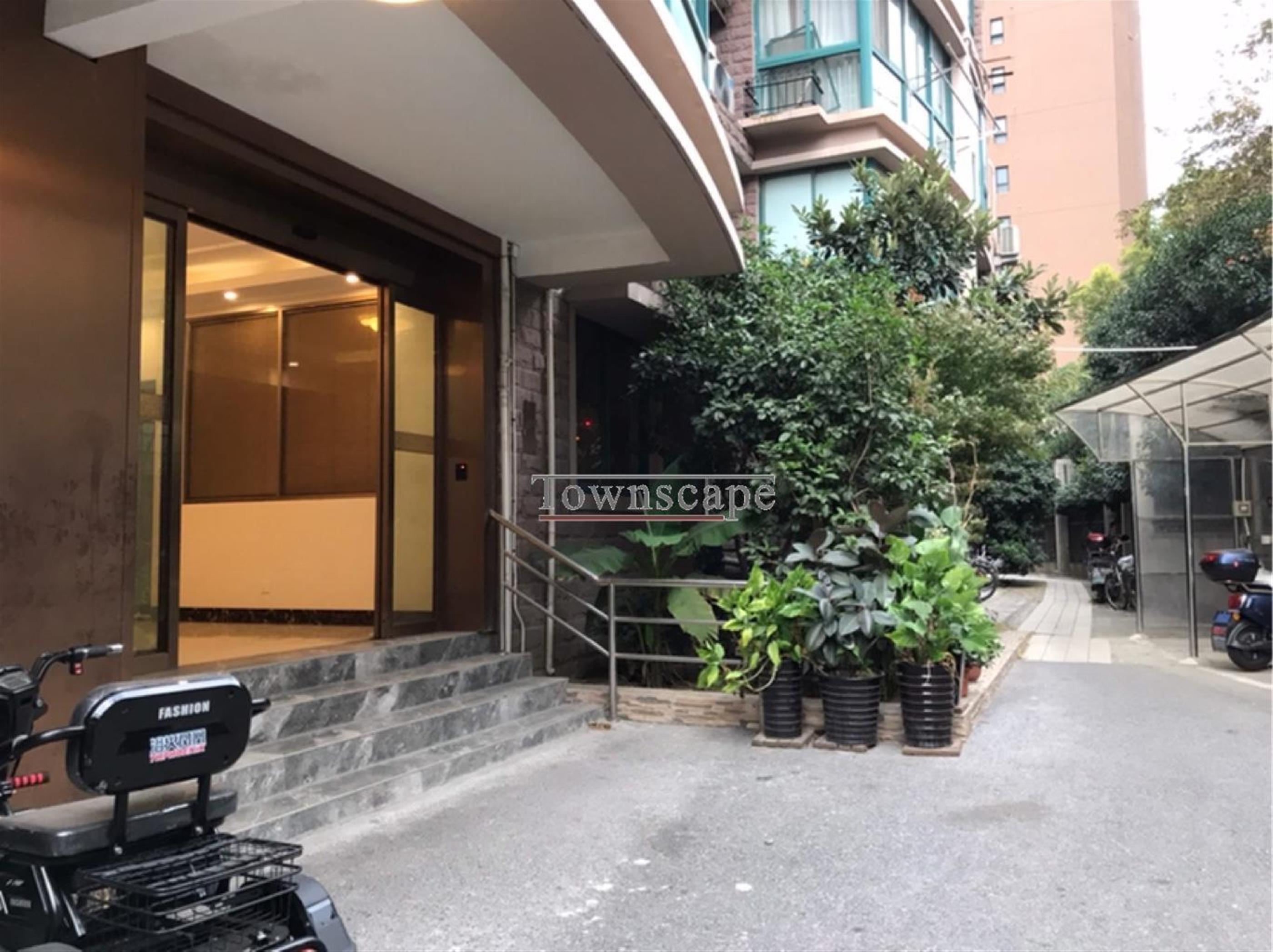 quiet entrance Good Value Large 3BR Apartment nr Xintiandi LN 8/9/10/13 for Rent in Shanghai