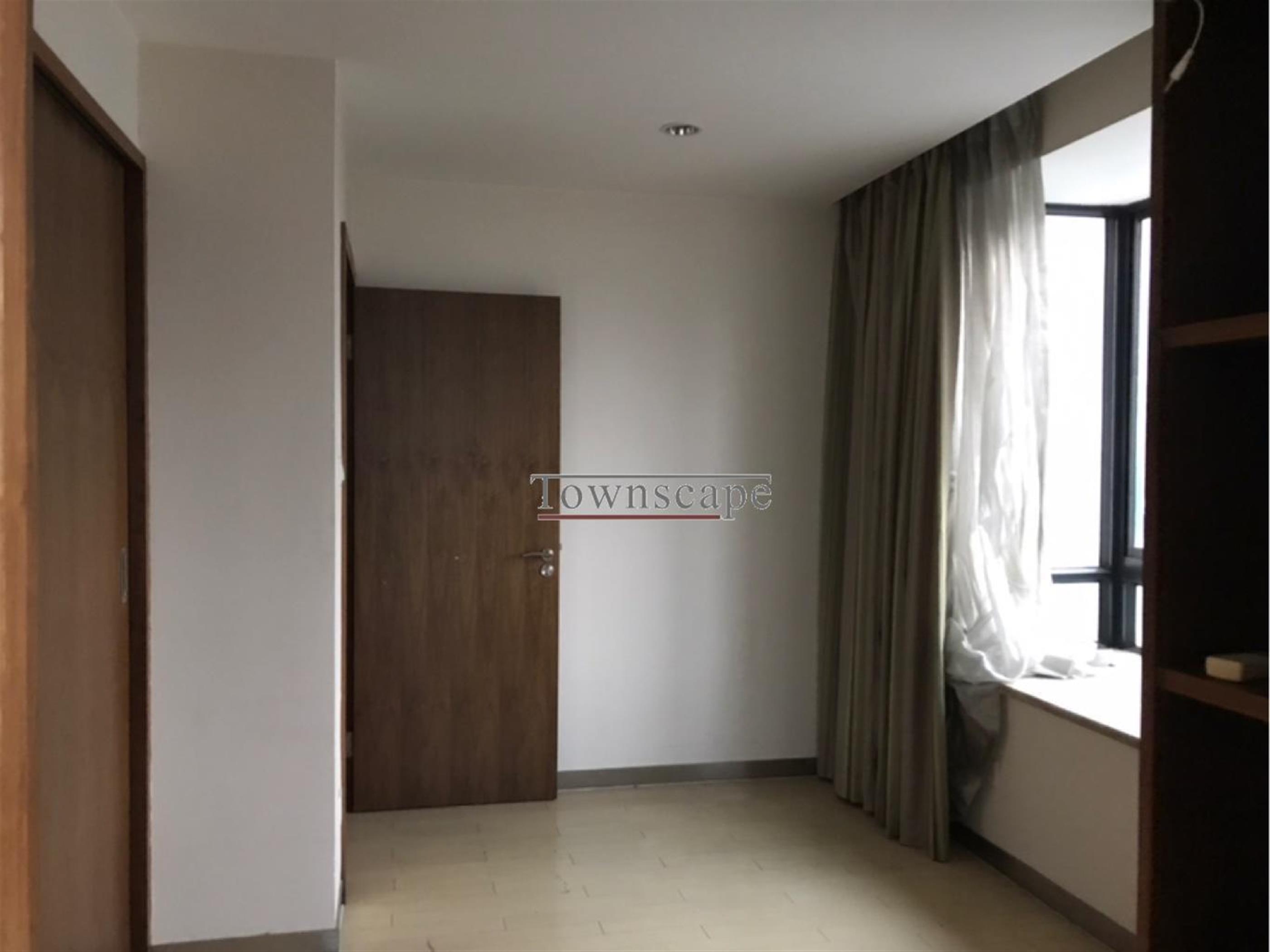 Bright Rooms Good Value Large 3BR Apartment nr Xintiandi LN 8/9/10/13 for Rent in Shanghai