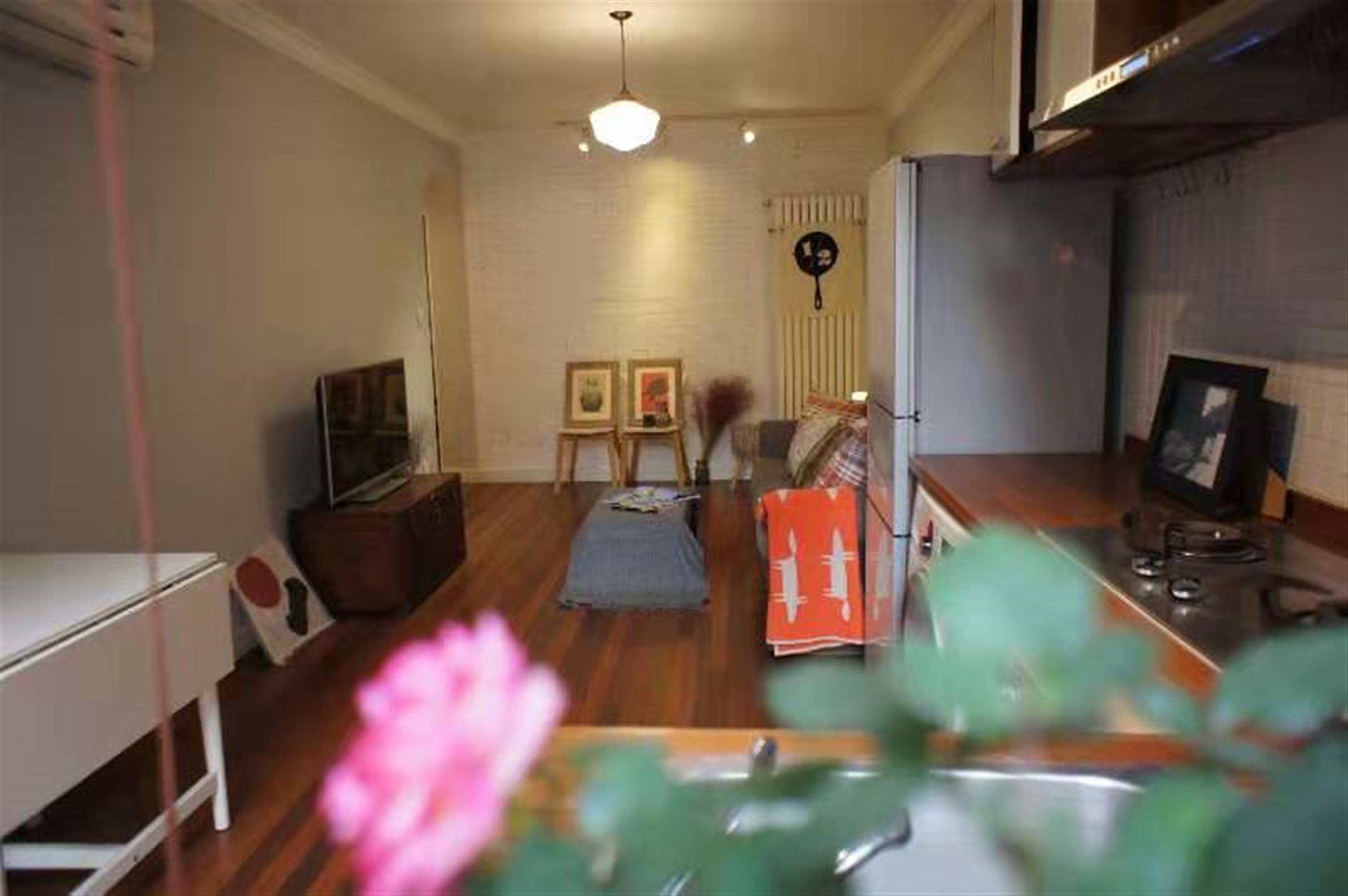 open living room Bright Cozy 1F 2BR FFC Lane House Apt for Rent LN10