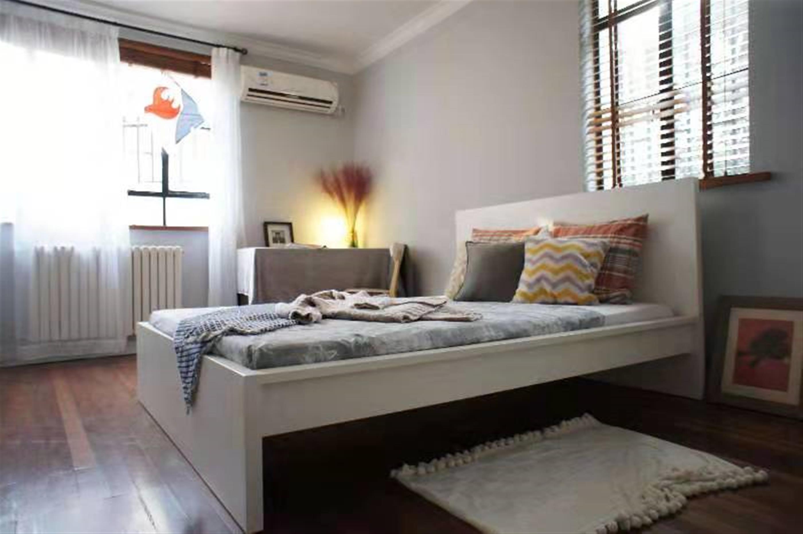 big bedroom Bright Cozy 1F 2BR FFC Lane House Apt for Rent LN10