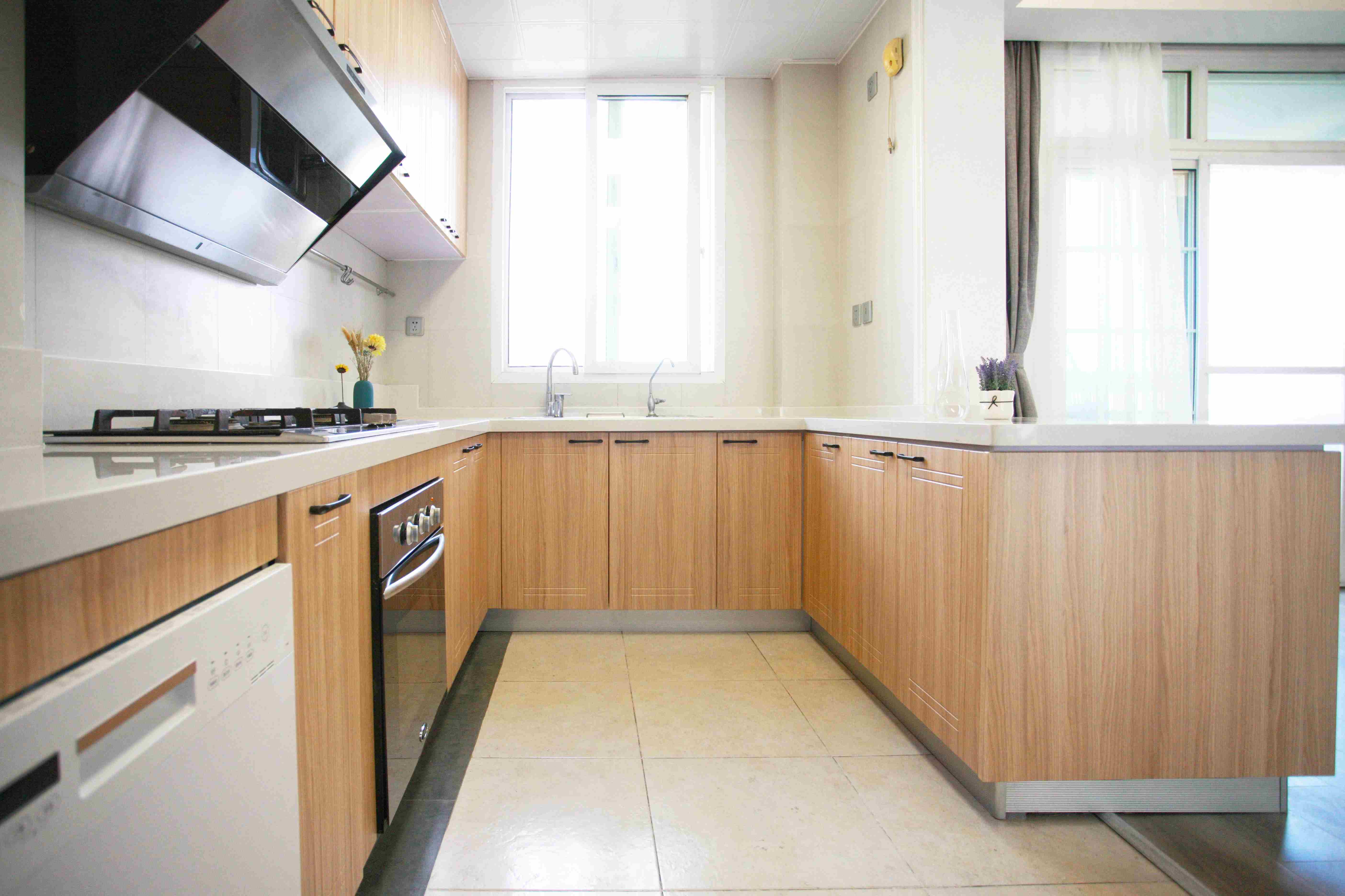 large kitchen Gorgeous Modern Spacious 3BR 2-Balcony Apartment w Fantastic Views for Rent in Pudong Shanghai
