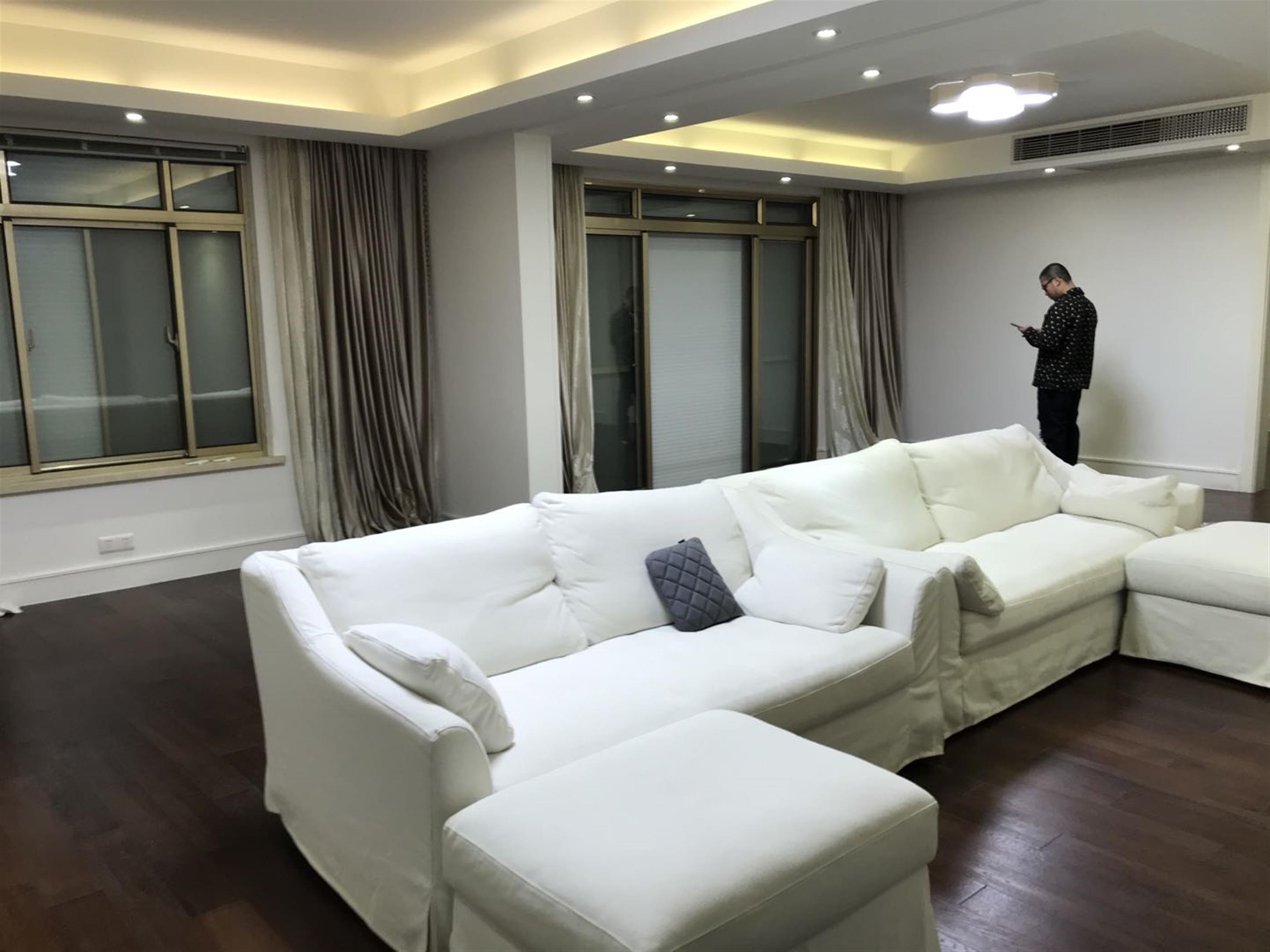 Large Living Room Enormous Lux 2F+Basement Apt for Rent nr Jiangsu Rd Shanghai