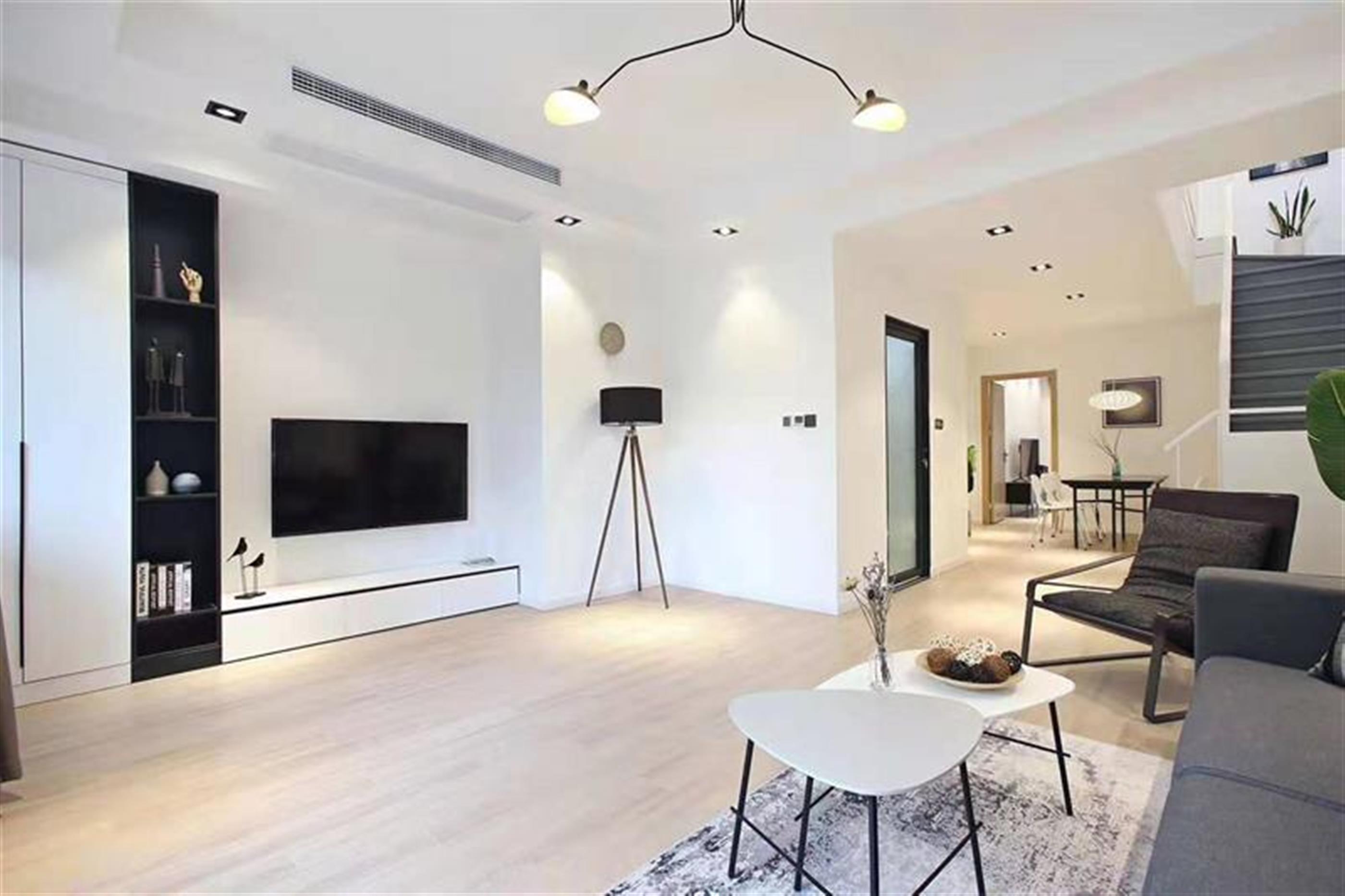 Newly-decorated Modern Bright Spacious 4BR Xintiandi Duplex f