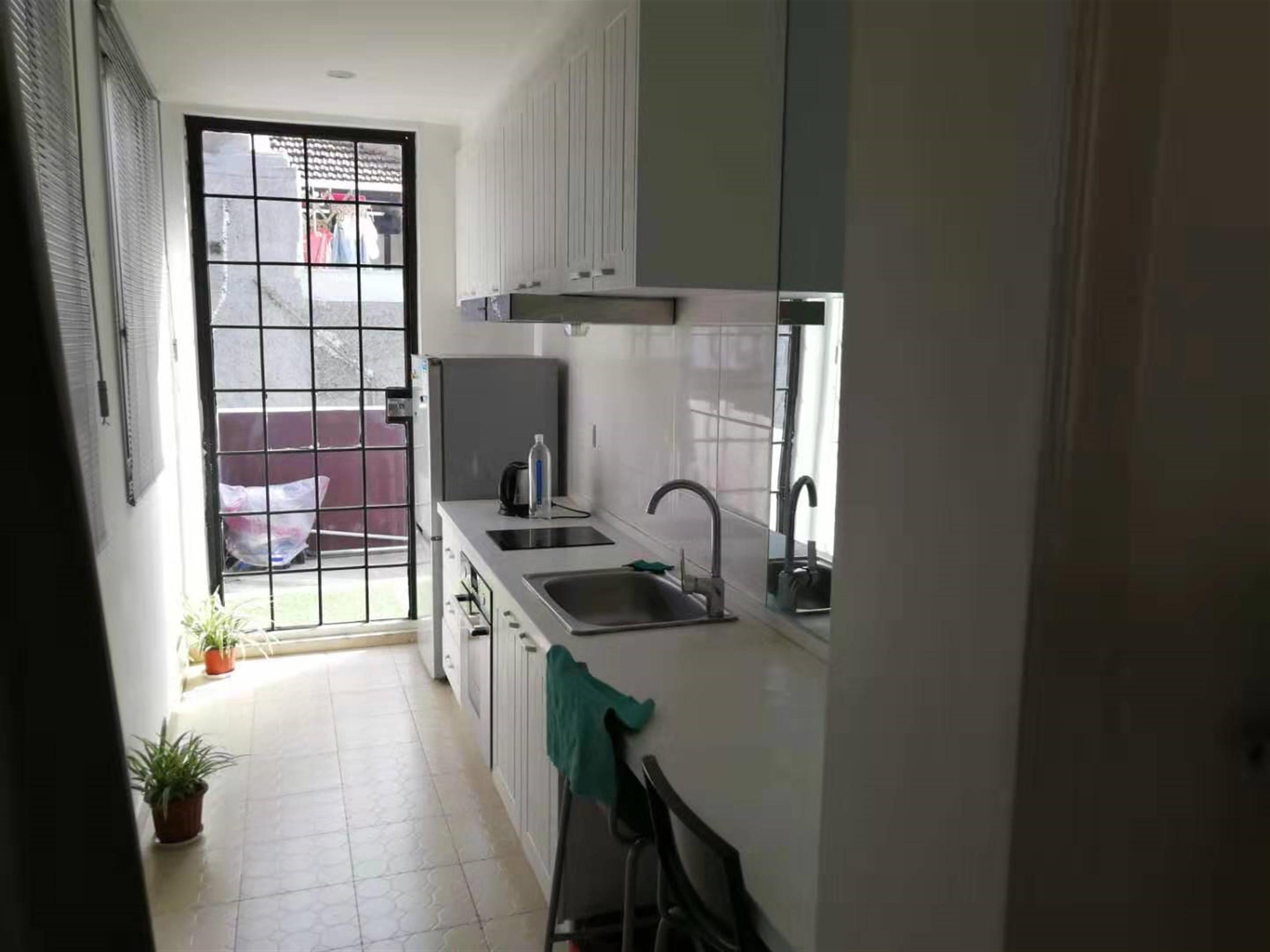 kitchen Cozy Bright Quiet 1BR Downtown Lane House Apartment Near LN 13 for Rent in Shanghai