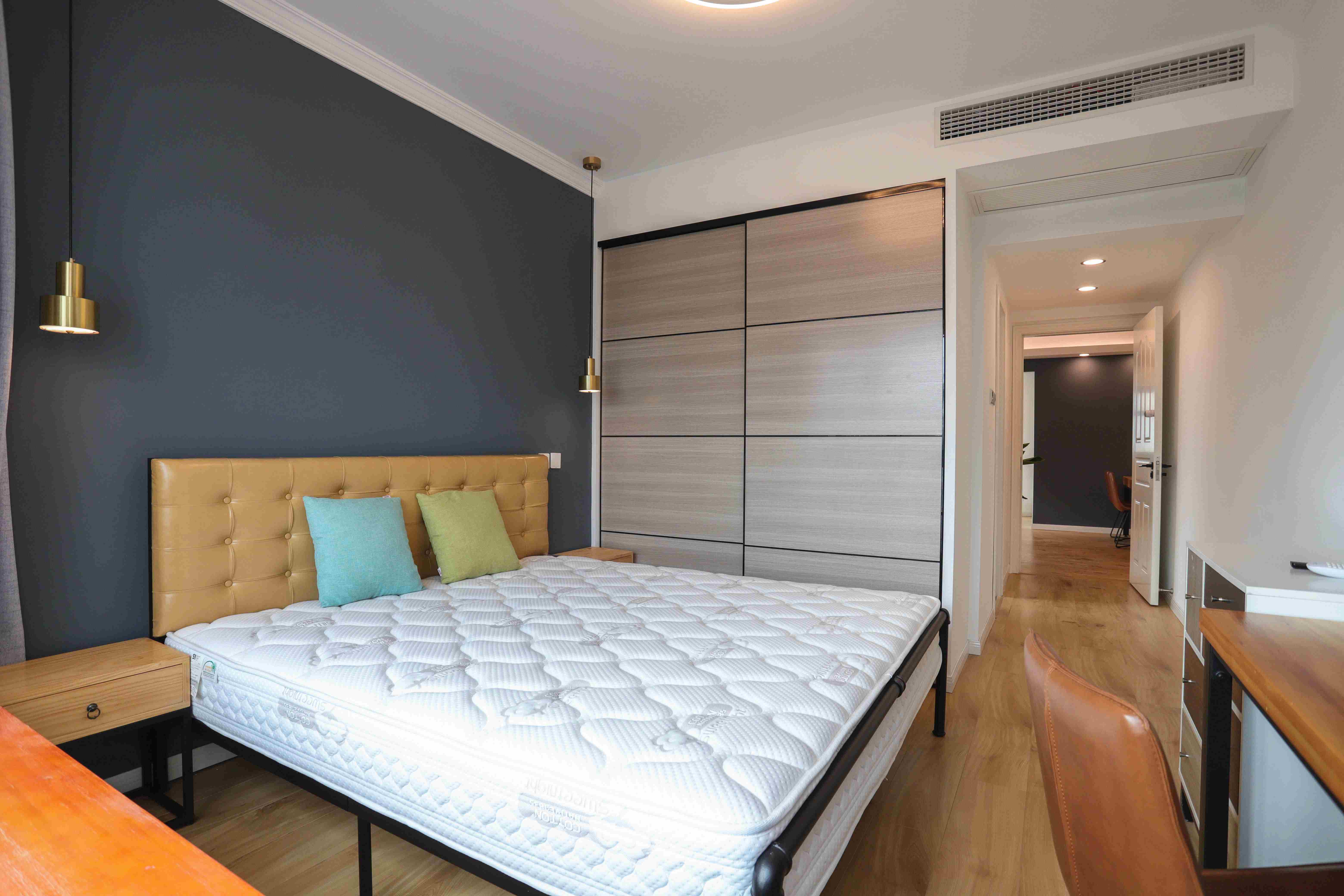 closet space New Modern Bright Spacious 2BR One Park Ave Apt for Rent in Shanghai Jing’an Near LN 2/7