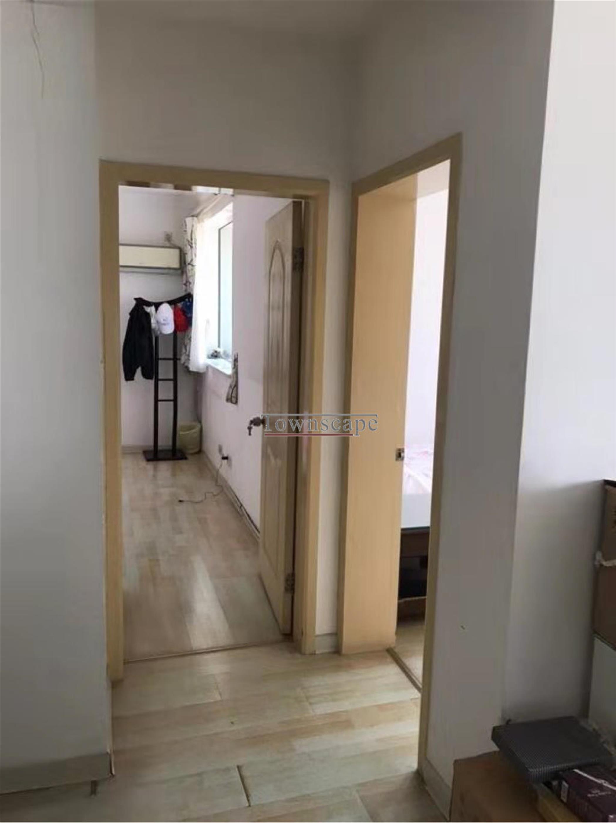 nice floors Great Value Spacious Bright 2BR Apartment Near LN 4/12 for Rent in Shanghai
