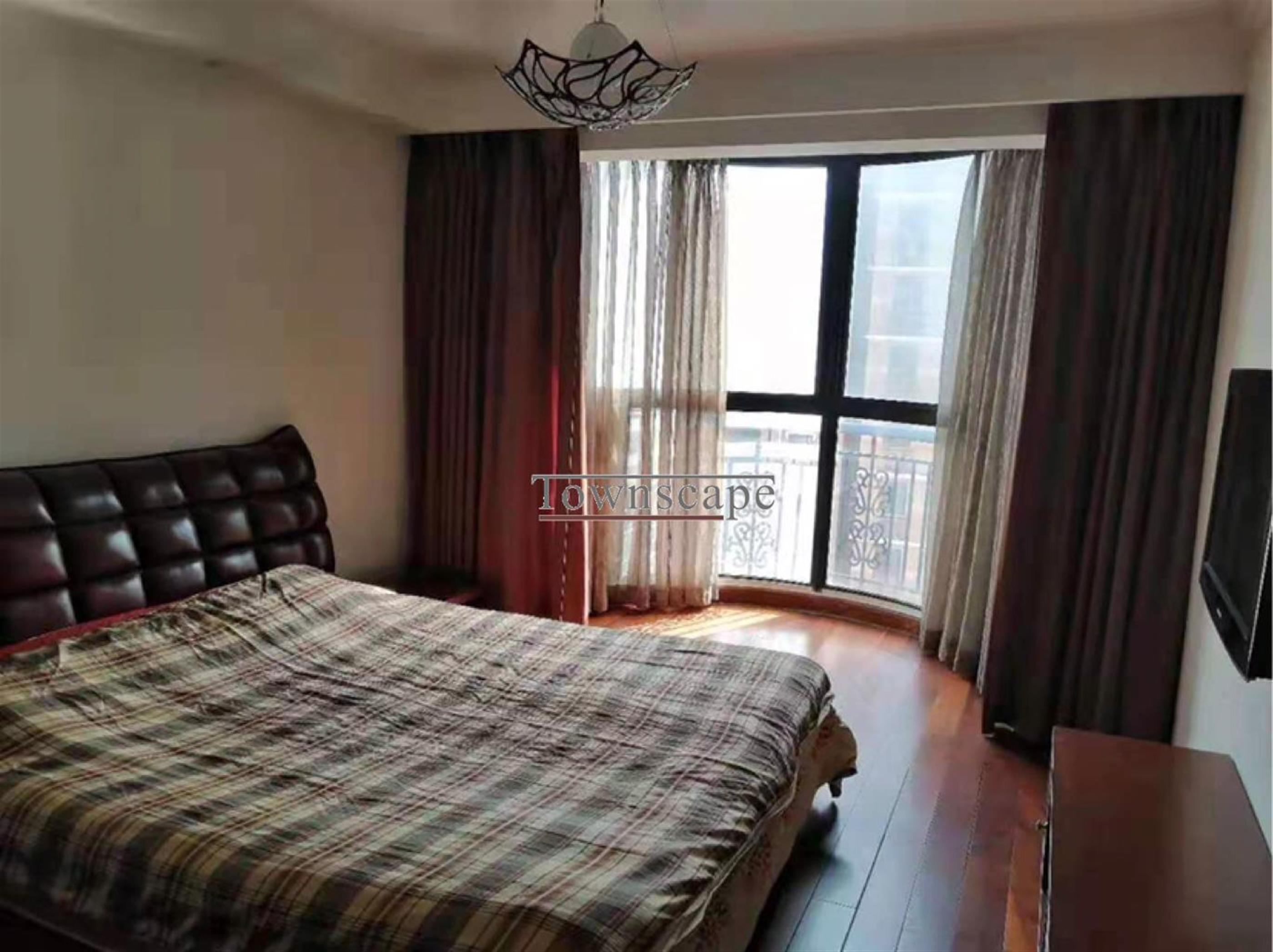 Bright Bedrooms Great Value Spacious Bright 3BR Apartment Near LN 10 & Zoo for Rent in Shanghai
