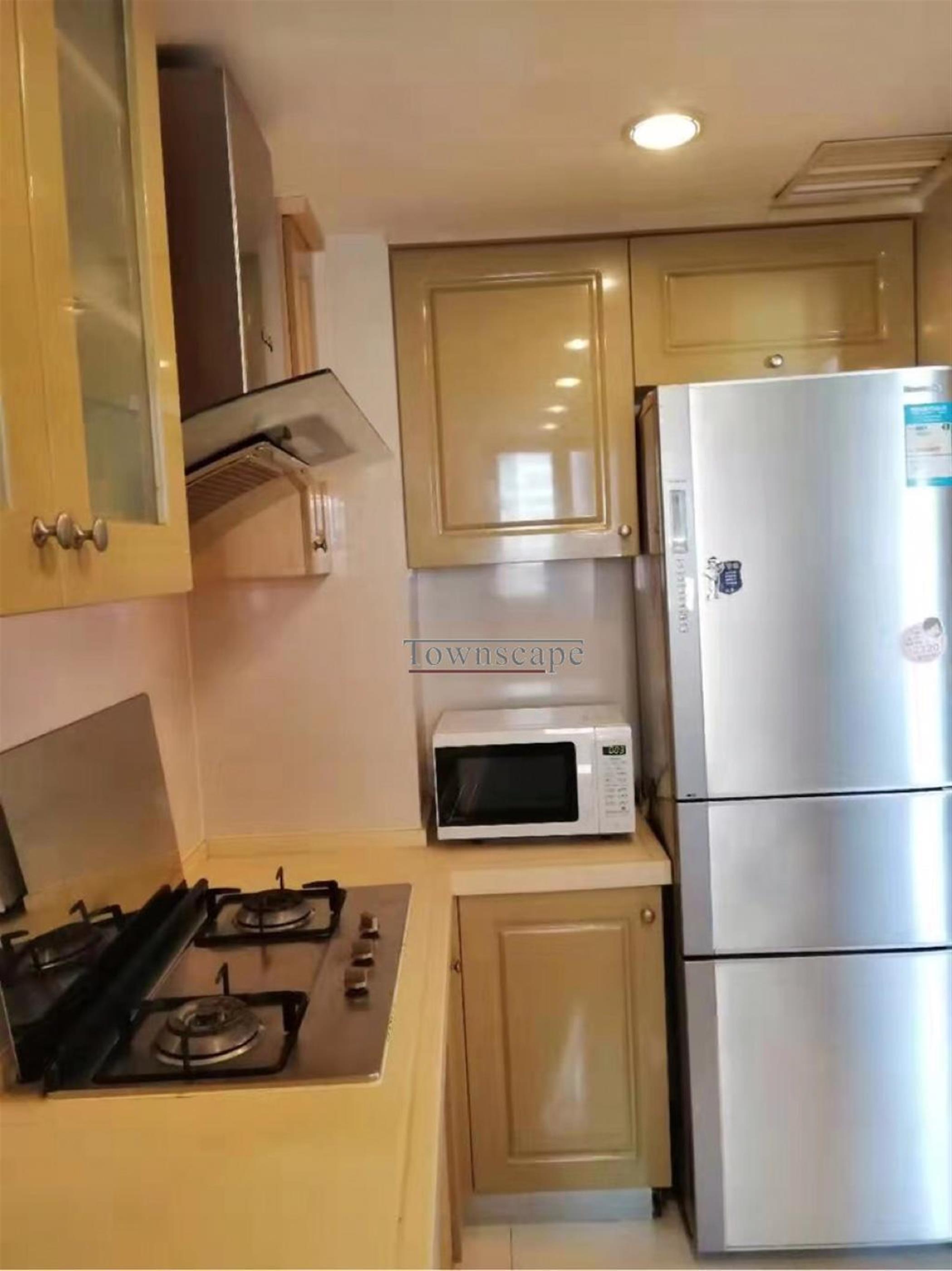 microwave Great Value Spacious Bright 3BR Apartment Near LN 10 & Zoo for Rent in Shanghai