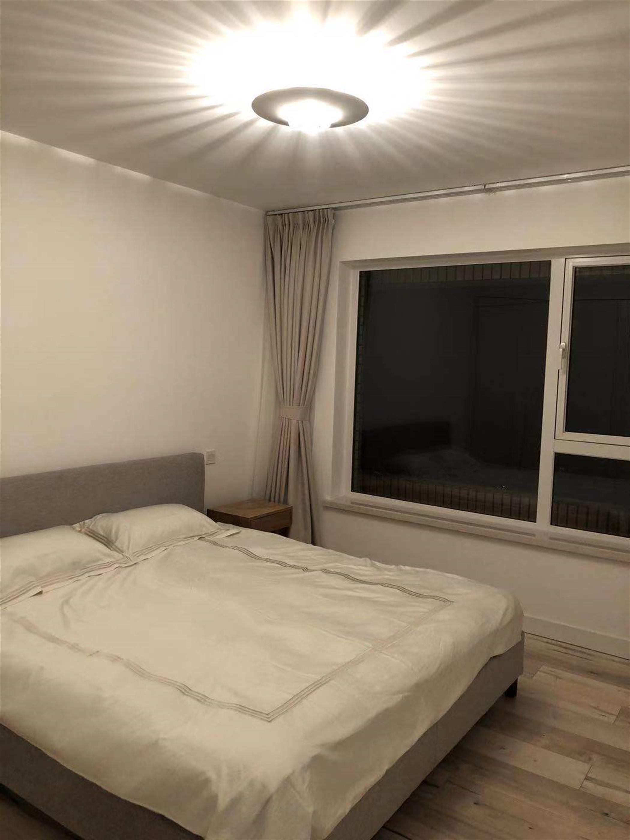 Big Bedroom Newly Decorated High-Quality 3BR Apt nr LN 2/11 in Shanghai’s Deluxe Courtyards Compound for Rent