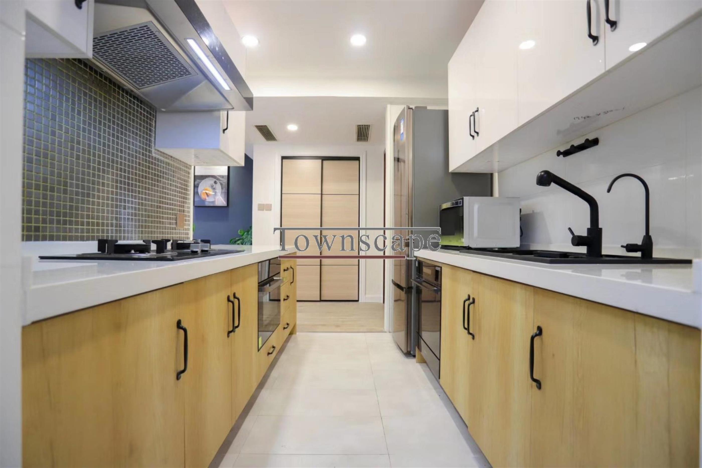 Open Kitchen Spacious Modern Apt nr LN 2/12/13 in Shanghai’s W Nanjing Rd Area for Rent