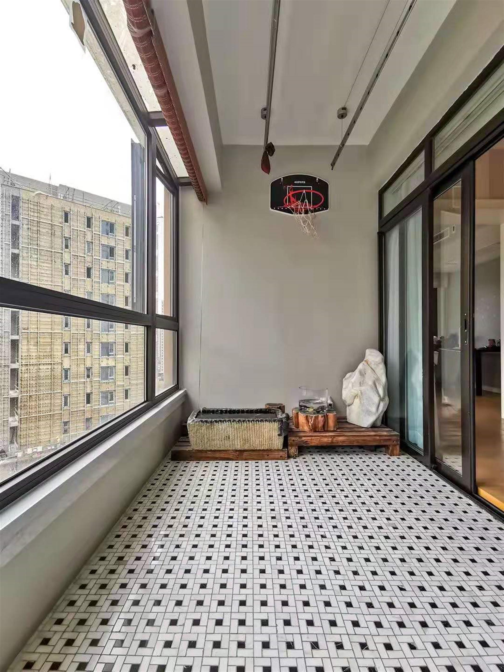  Super-spacious Modern Apt nr LN 8/10/13 in Shanghai’s Xintiandi Area for Rent