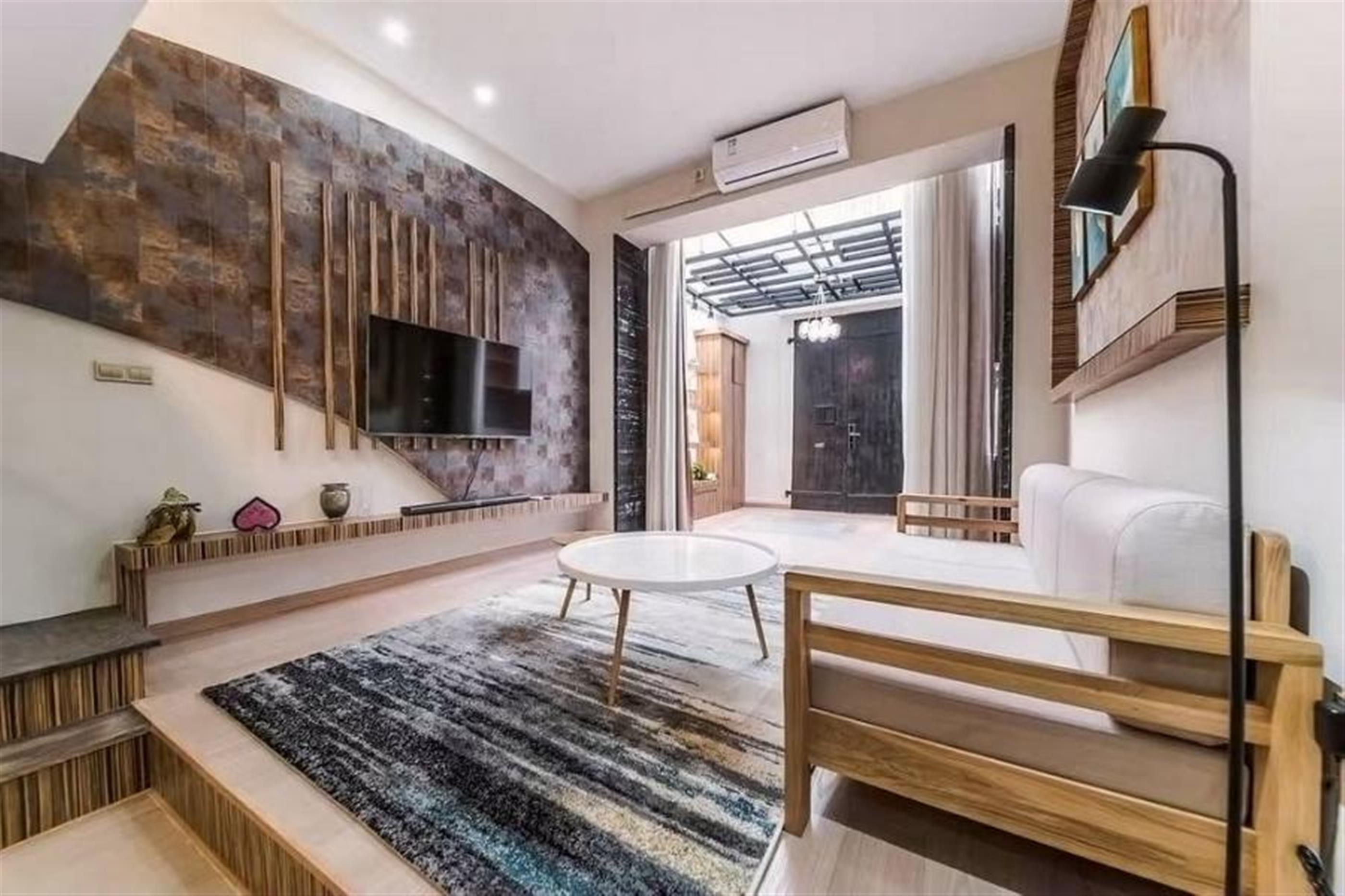 modern decor Bright Spacious Xintiandi 1BR Loft Apt nr LN 1/10/13 in Shanghai for Rent
