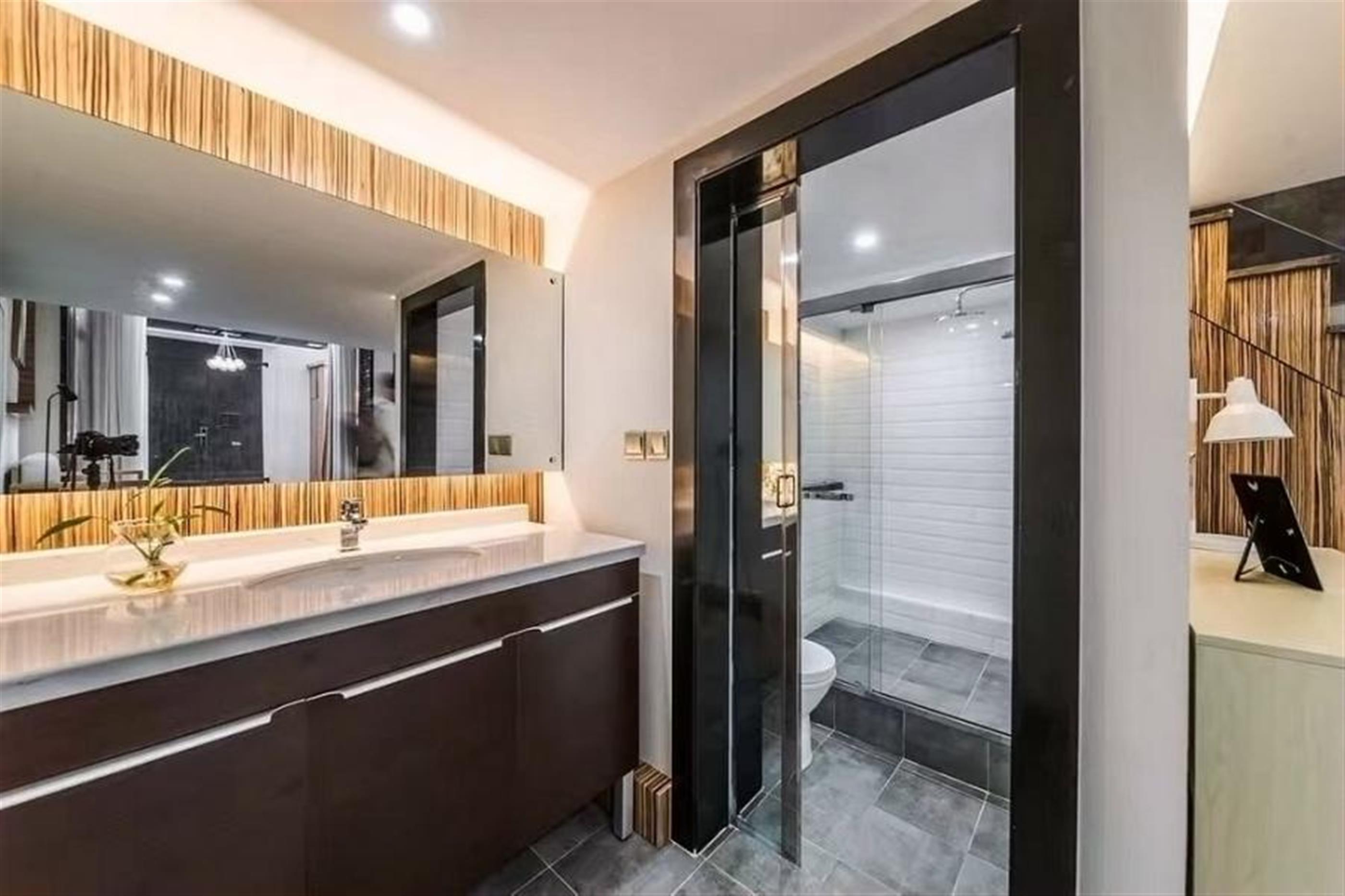 seperated Bathroom Bright Spacious Xintiandi 1BR Loft Apt nr LN 1/10/13 in Shanghai for Rent