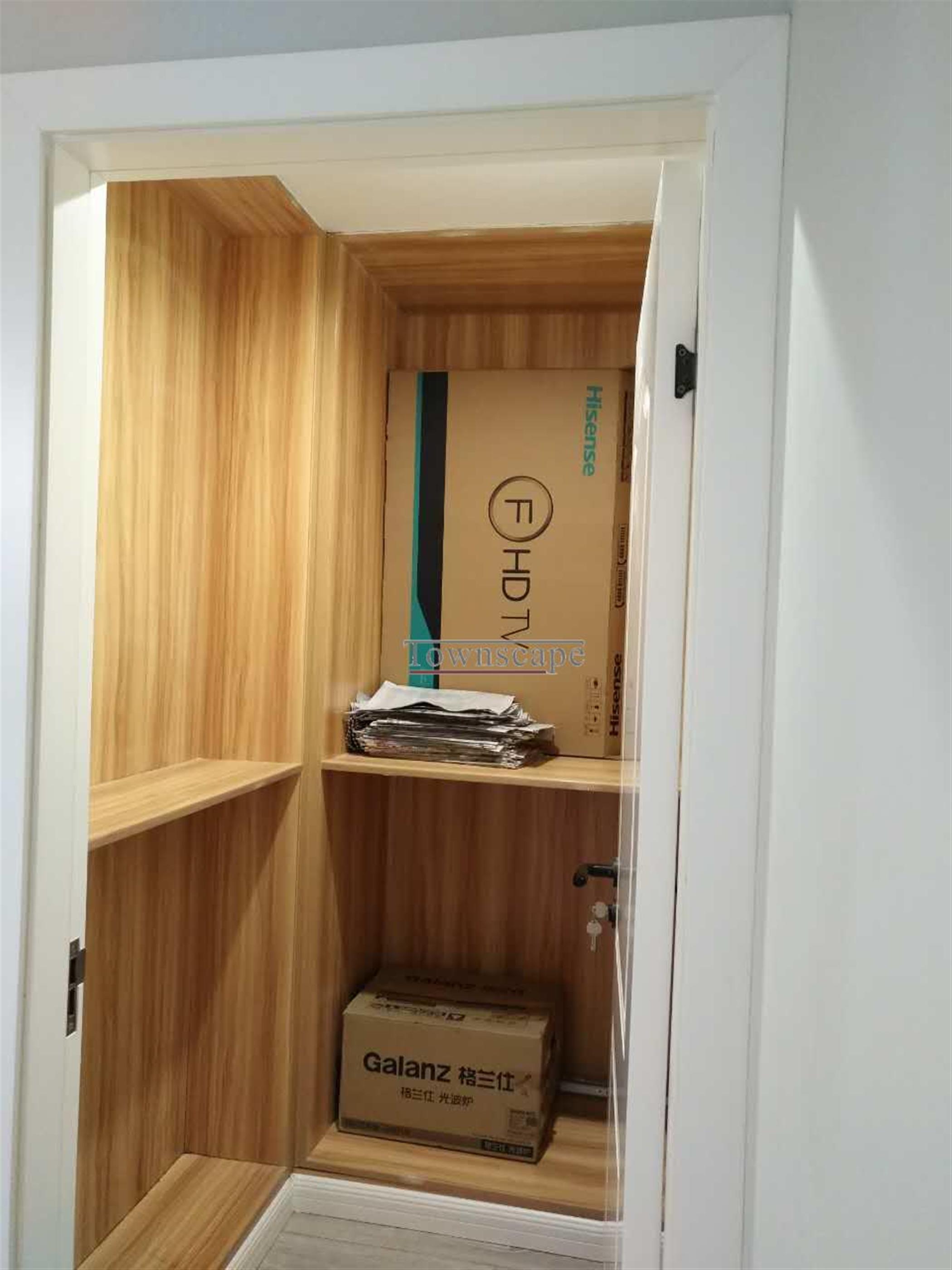 storage room Comfortable Xintiandi 2BR Apartment nr LN 8/10/13 for Rent in Shanghai