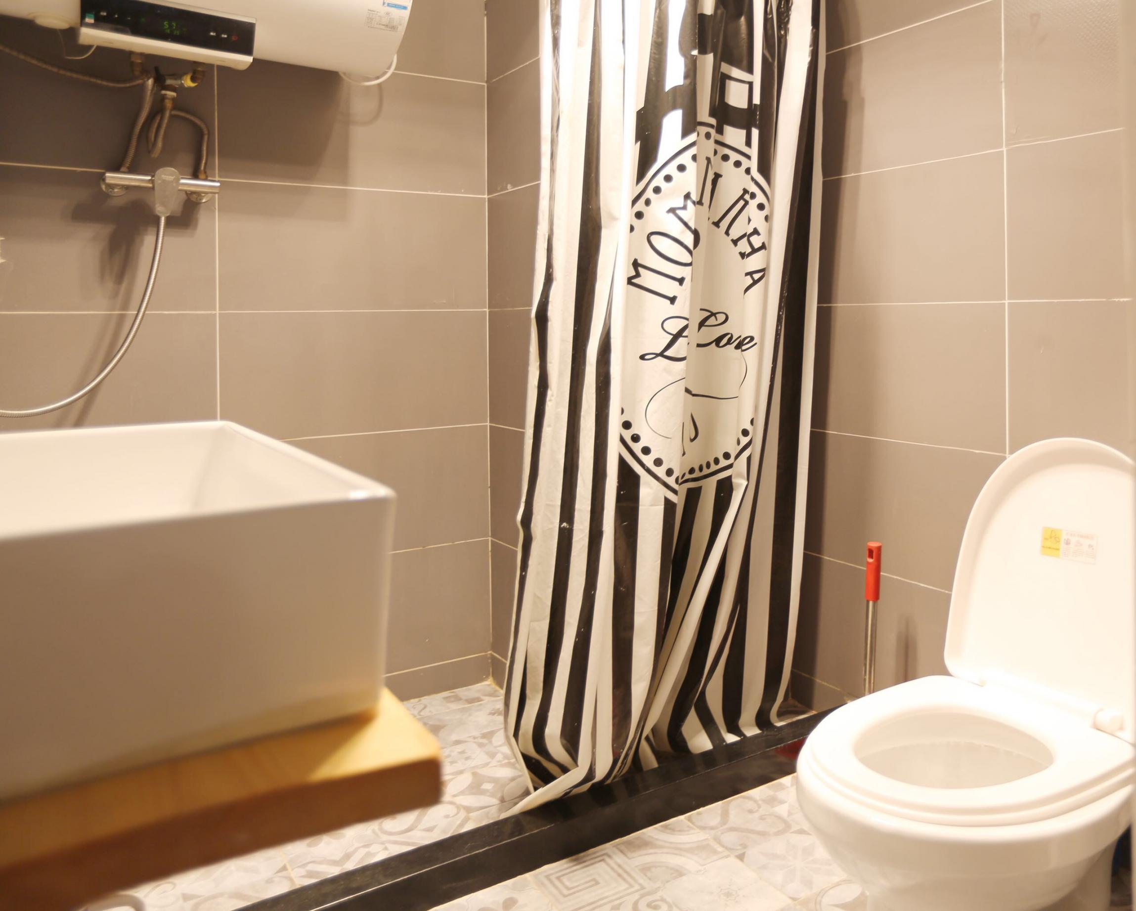 clean bathroom Renovated Cozy Fahuazhen Rd Studio Apt nr LN 10/11 for Rent in Shanghai