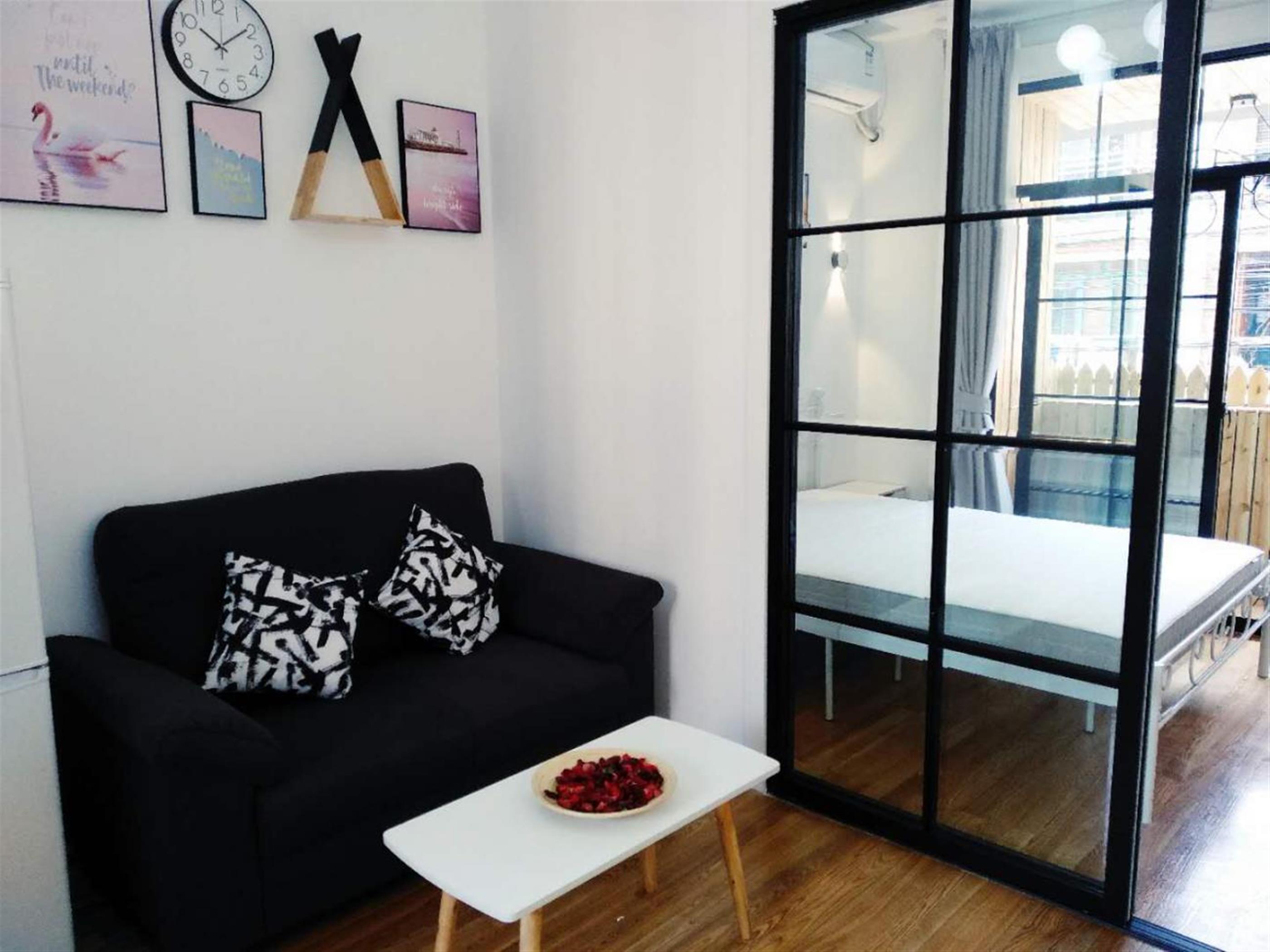 bright rooms Renovated Cozy Affordable FFC 1BR Apt nr Jiashan Mkt LN9/12 for Rent in Shanghai