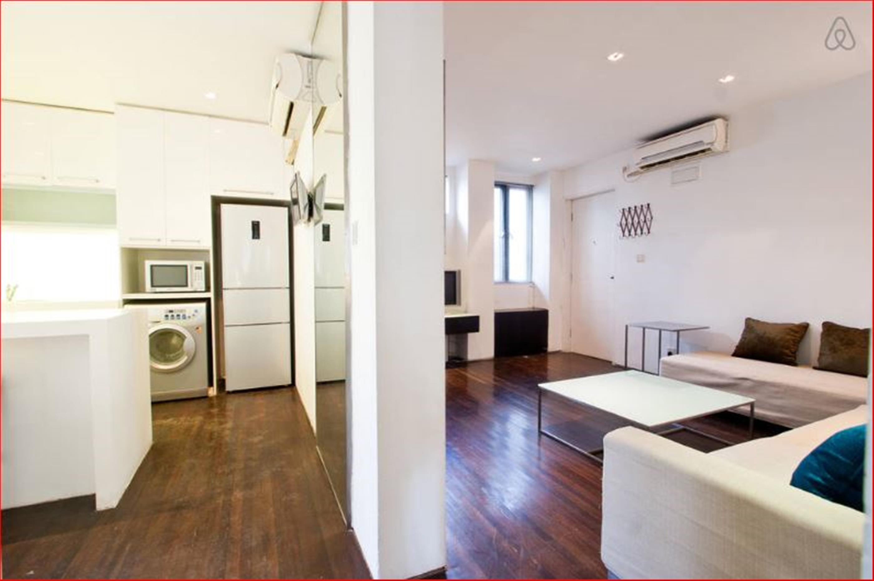 large rooms Renovated Bright Spacious Modern FFC 1BR Apt nr LN1/2/7/10/11 in Shanghai for Rent