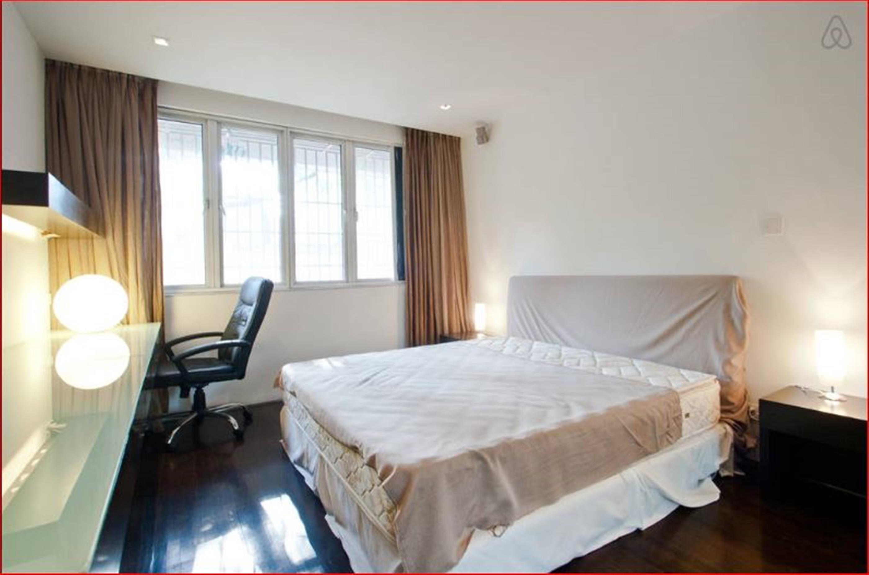 large bathroom Renovated Bright Spacious Modern FFC 1BR Apt nr LN1/2/7/10/11 in Shanghai for Rent
