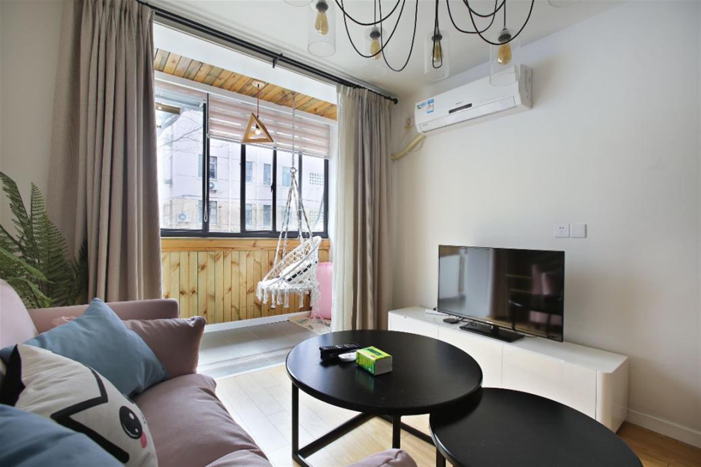 bright windows Renovated Bright Modern 1BR FFC 2F Walk-up Apt nr LN1/7/9 for Rent in Shanghai