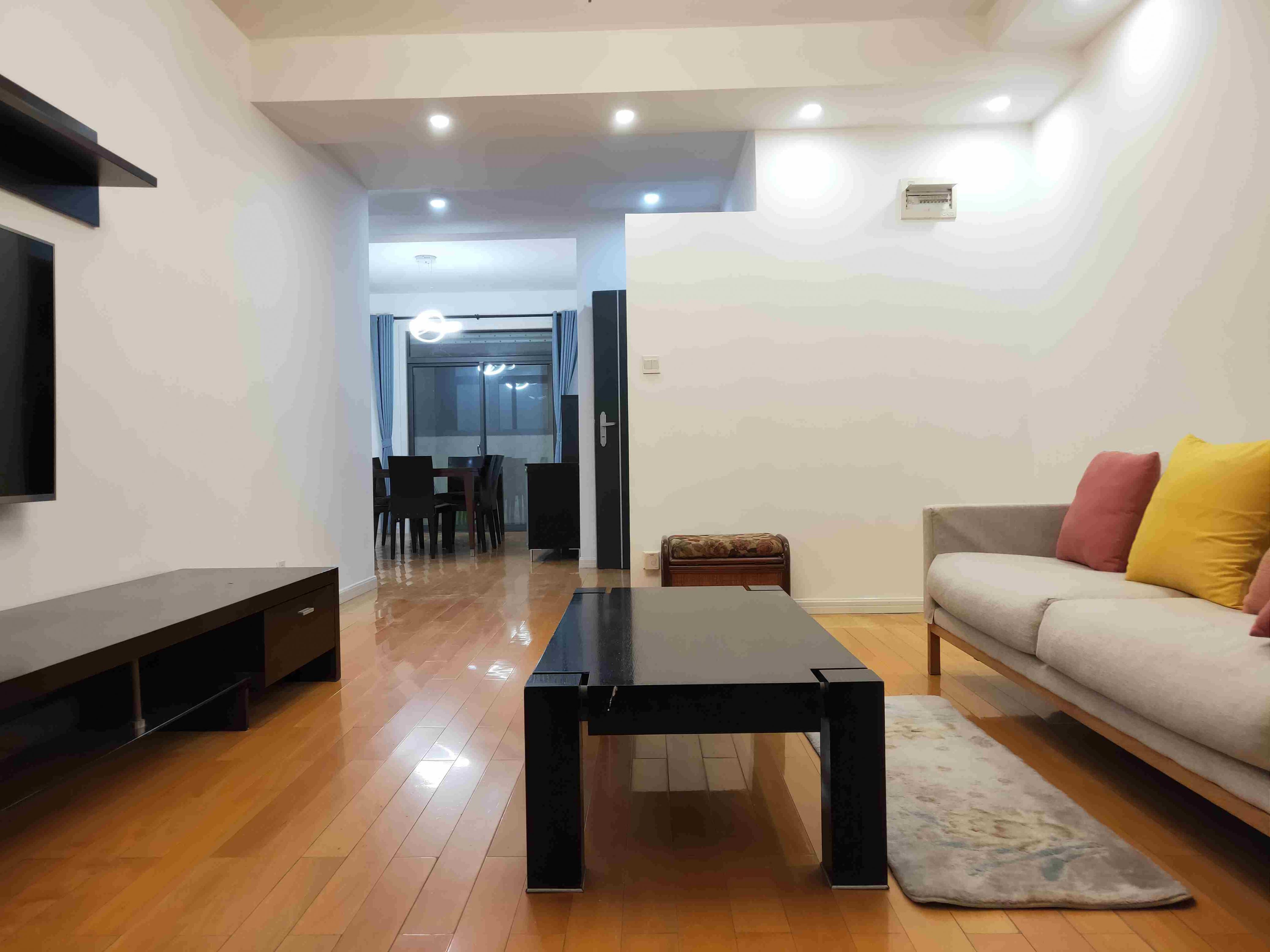 large apartment Spacious Affordable 3BR Apt nr River & LN 3/11/12 for Rent in Shanghai