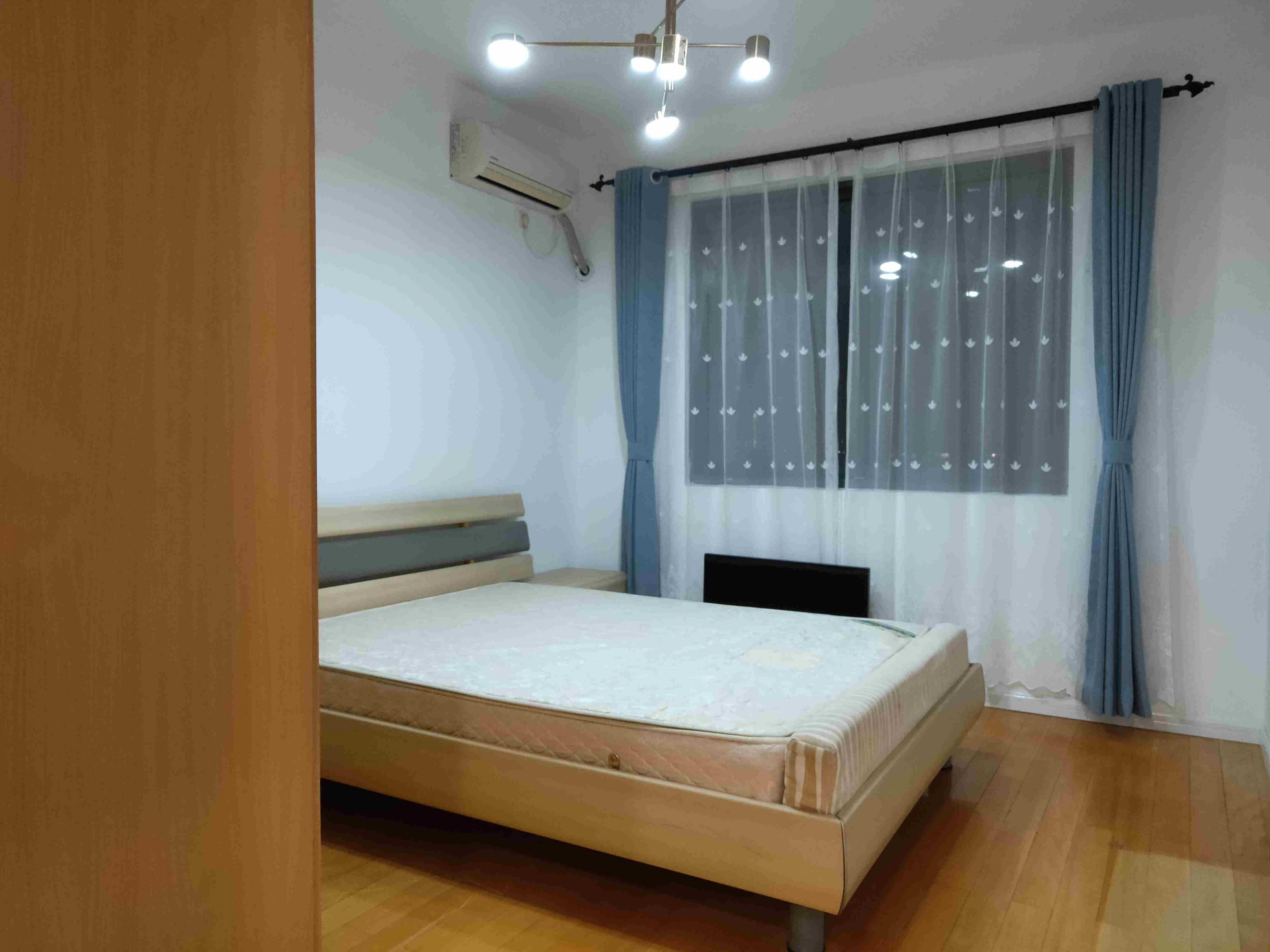 badroom Spacious Affordable 3BR Apt nr River & LN 3/11/12 for Rent in Shanghai