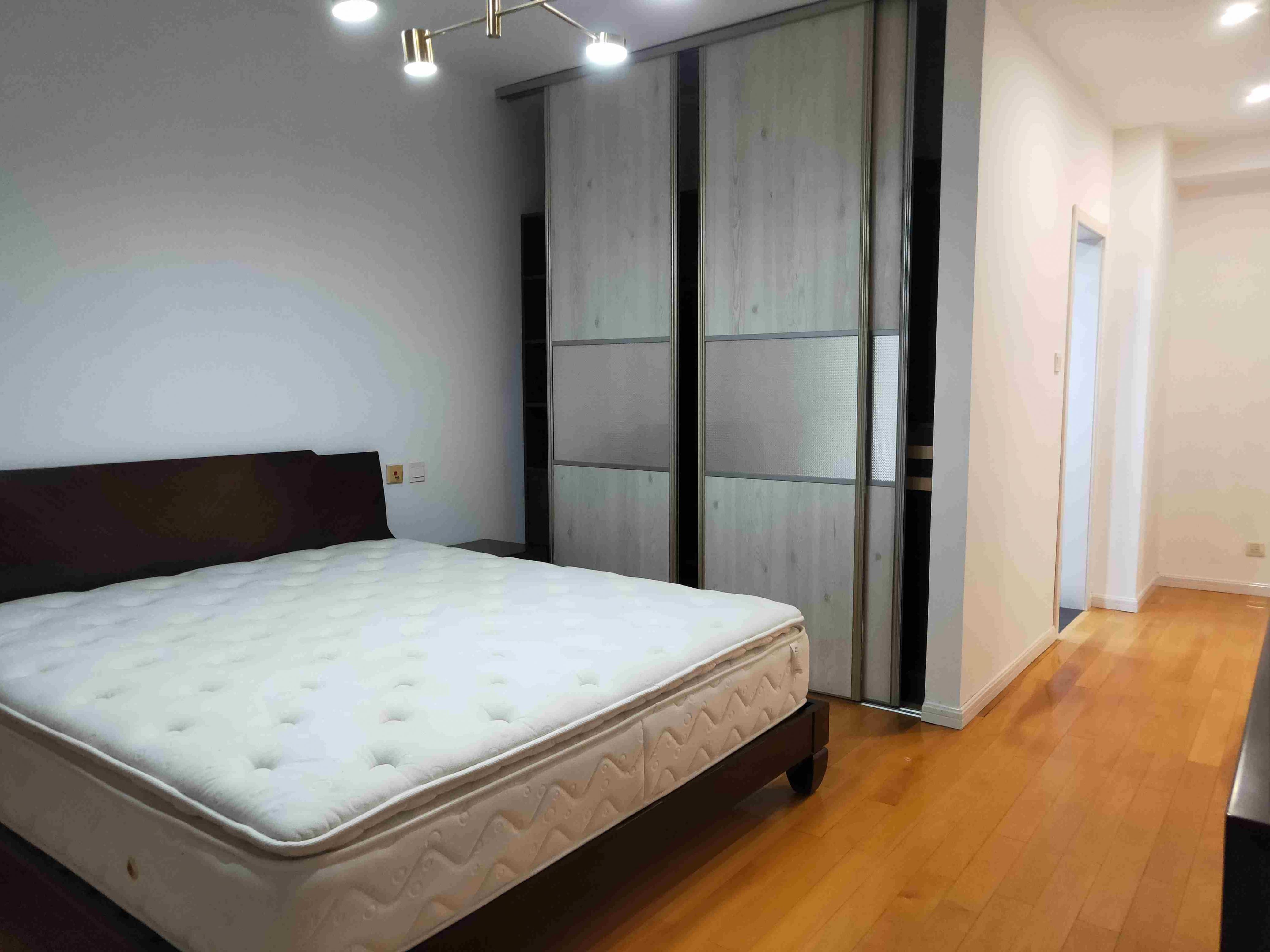 big master bedroom Spacious Affordable 3BR Apt nr River & LN 3/11/12 for Rent in Shanghai