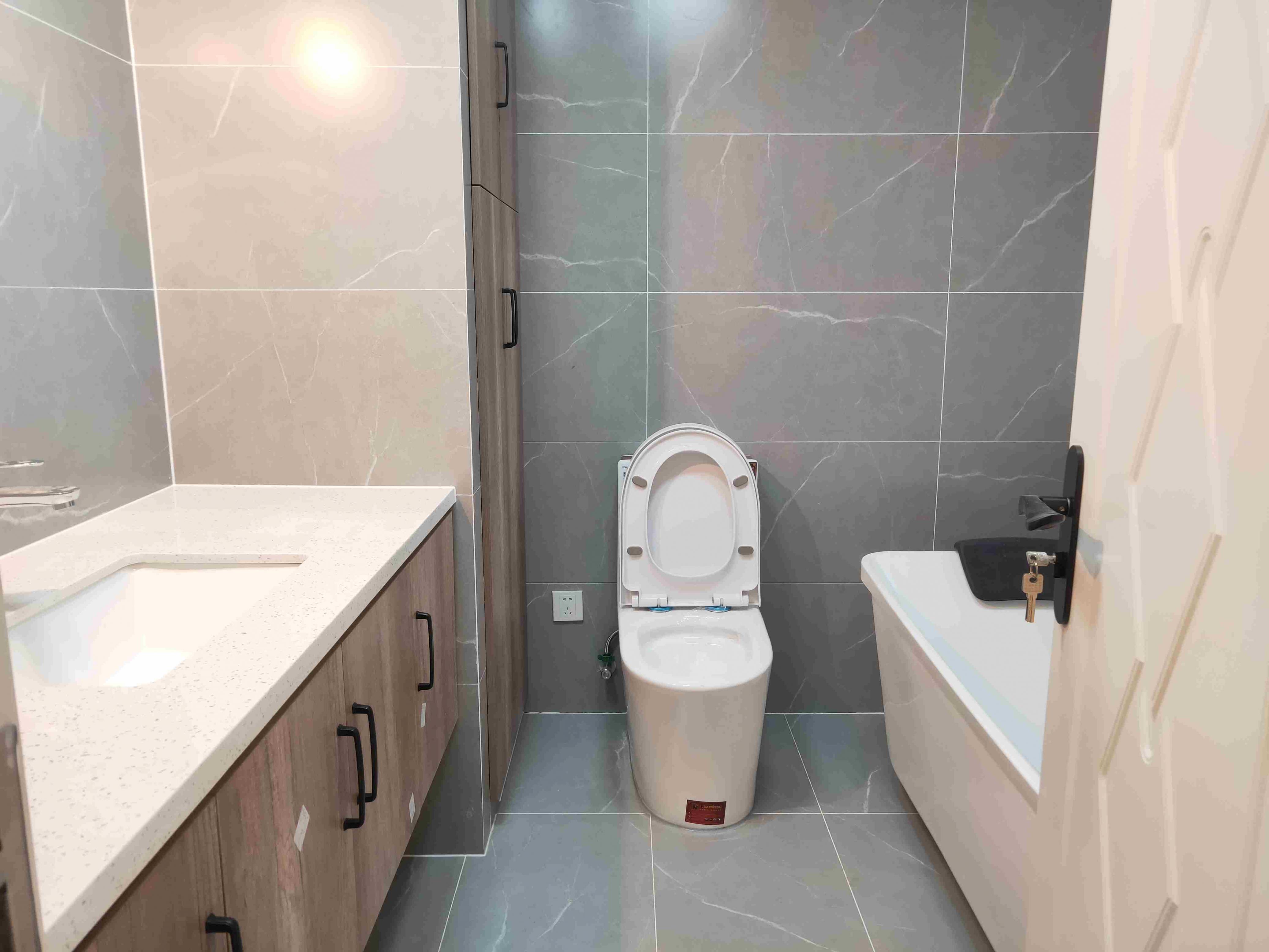 clean bathroom Spacious Affordable 3BR Apt nr River & LN 3/11/12 for Rent in Shanghai