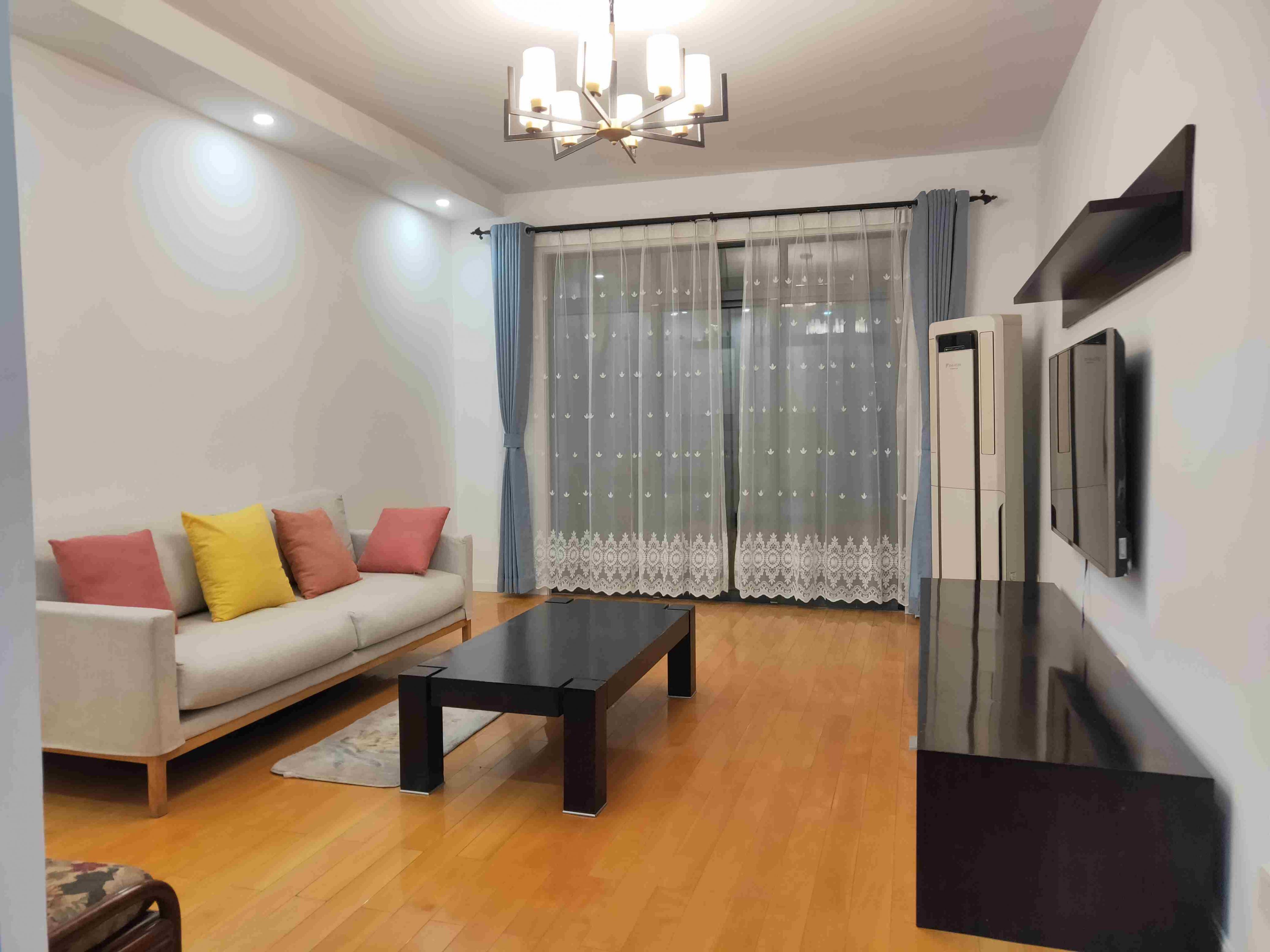 big living room Spacious Affordable 3BR Apt nr River & LN 3/11/12 for Rent in Shanghai