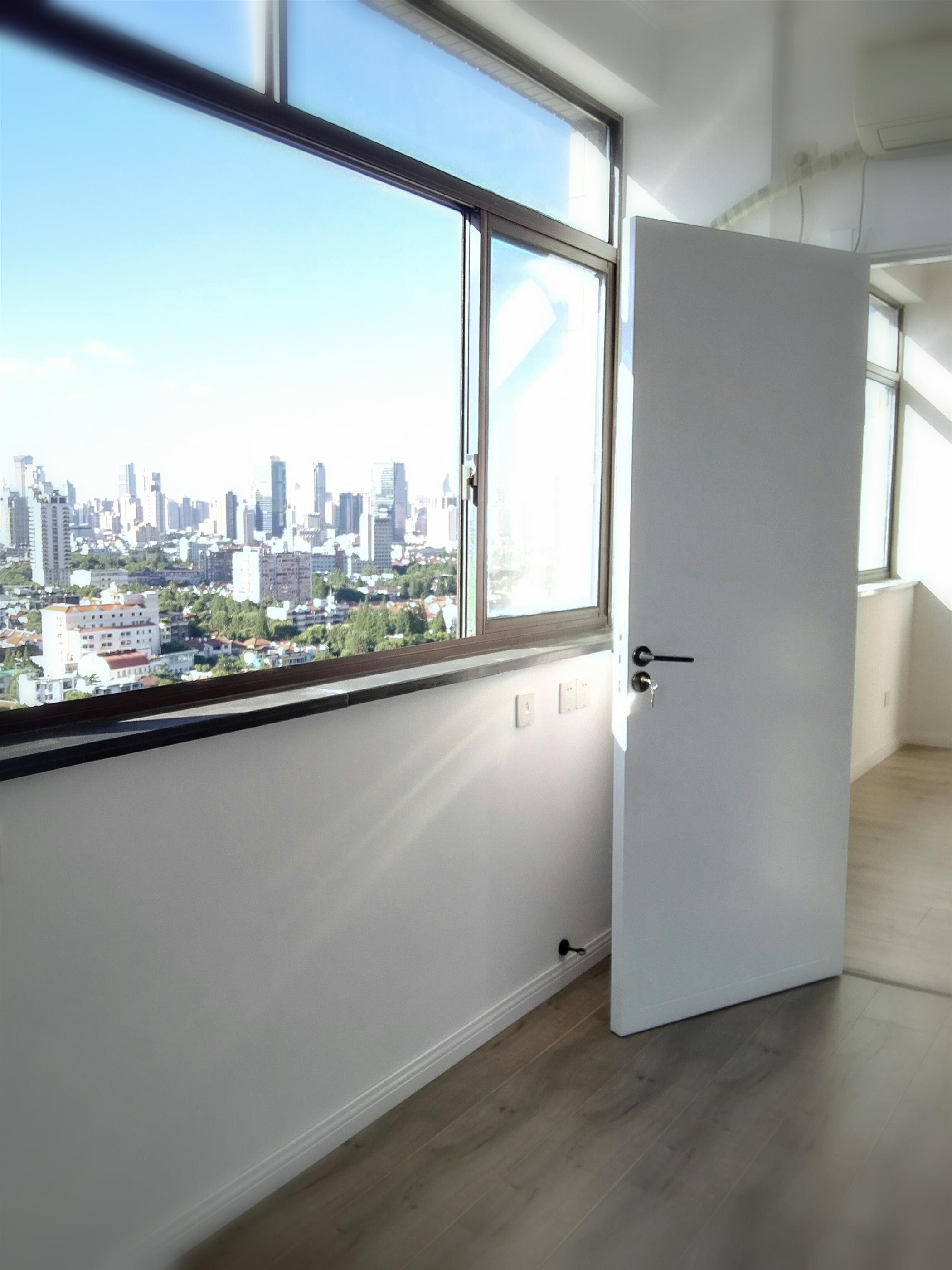 big windows  Newly Renovated Spacious 3BR FFC/Xujiahui Apt nr LN 1/7/9/11 for Rent in Shanghai