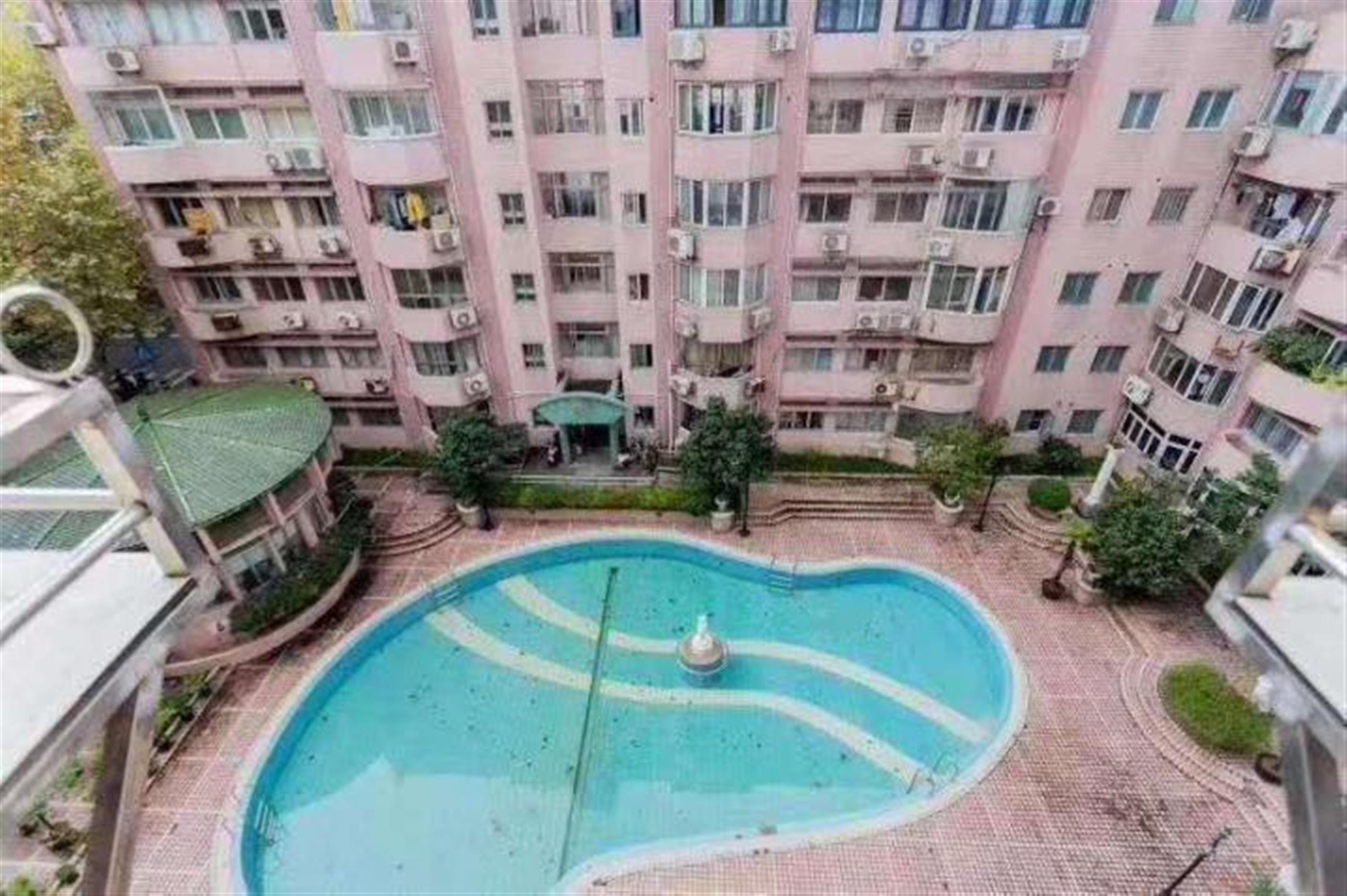 Outdoor pool Bright Spacious 3BR Apt Nr Dingxi Road & LN 2/3/4/10/11 for Rent in Shanghai