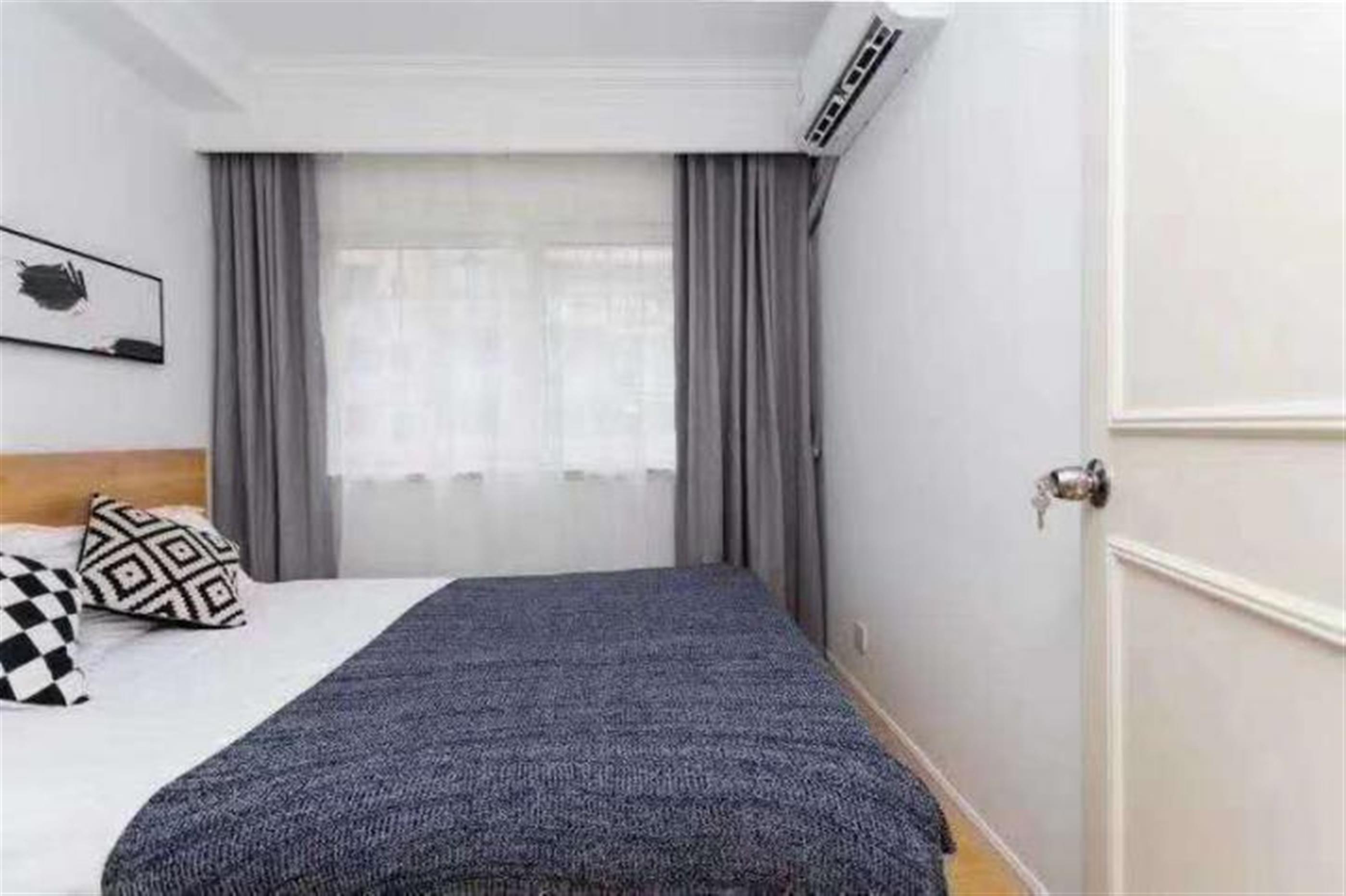 bright bedroom Bright Spacious 3BR Apt Nr Dingxi Road & LN 2/3/4/10/11 for Rent in Shanghai